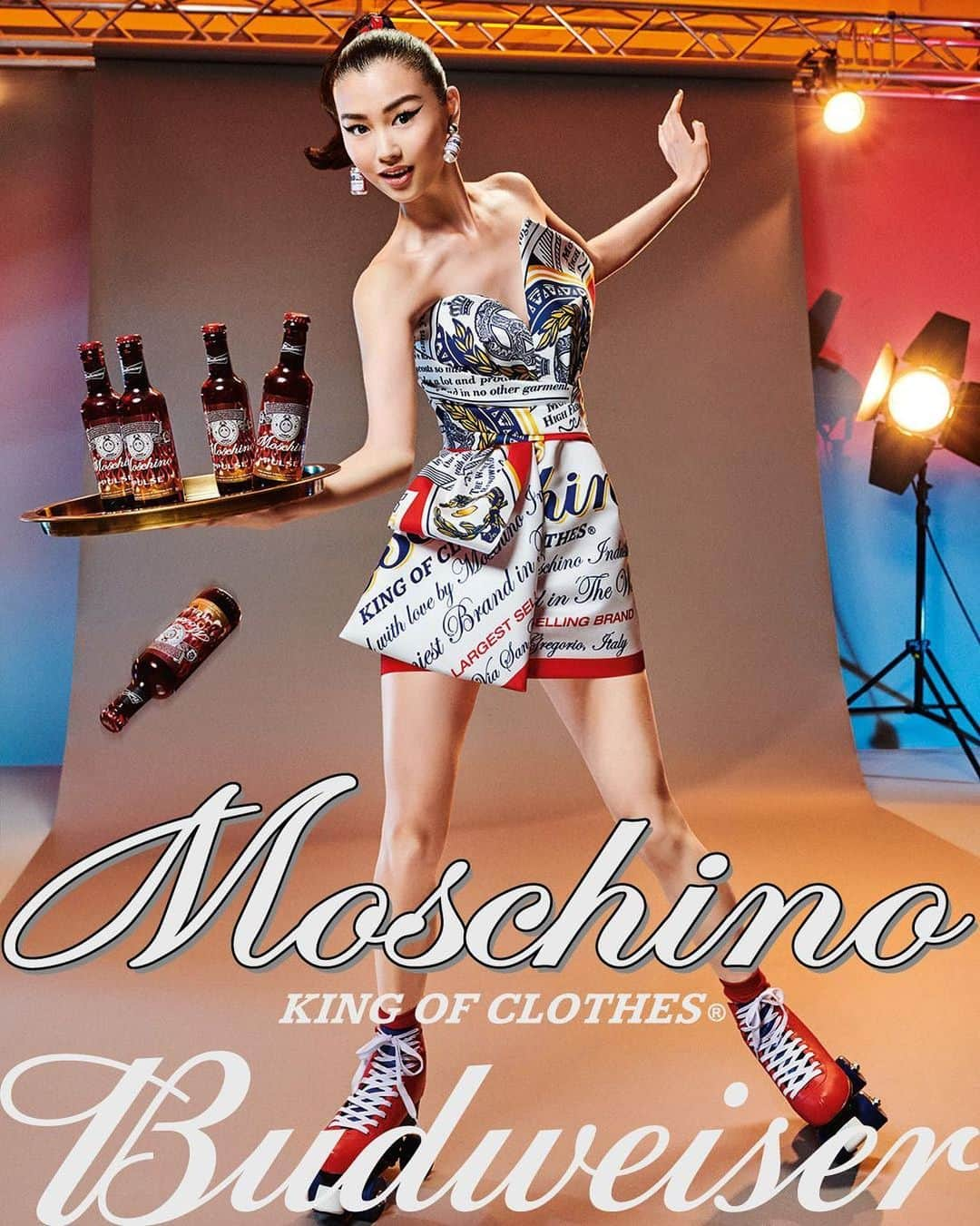 ジェレミー・スコットさんのインスタグラム写真 - (ジェレミー・スコットInstagram)「THIS BUDS FOR YOU ! 🍻@chen_estelle IN @moschino WITH THE CUSTOM BOTTLES I DESIGNED FOR @budweiser  PHOTOGRAPHED BY @giampaolosgura」11月7日 1時14分 - jeremyscott