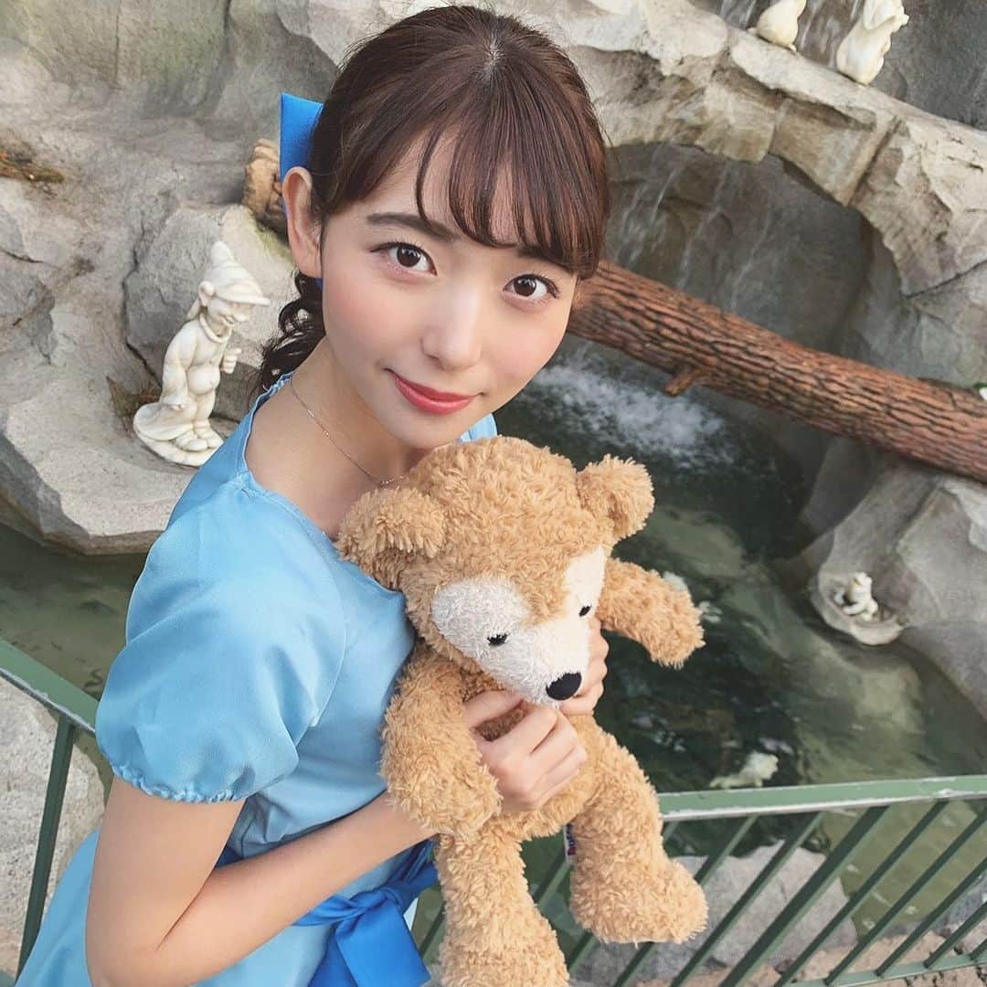 山田麻由のインスタグラム：「.﻿ ﻿ ﻿ 今年のハロウィン当日はウェンディになってみました🎃👻﻿ ﻿ ﻿ ﻿ ﻿ ﻿ ﻿ ﻿ #tokyodisneyland#disneyhalloween#ディズニー#Dハロ#撮影#撮影モデル#撮影依頼募集中#サロンモデル #サロモ #ポートレート#ポートレートモデル#ポートレート女子#フィルムカメラ」