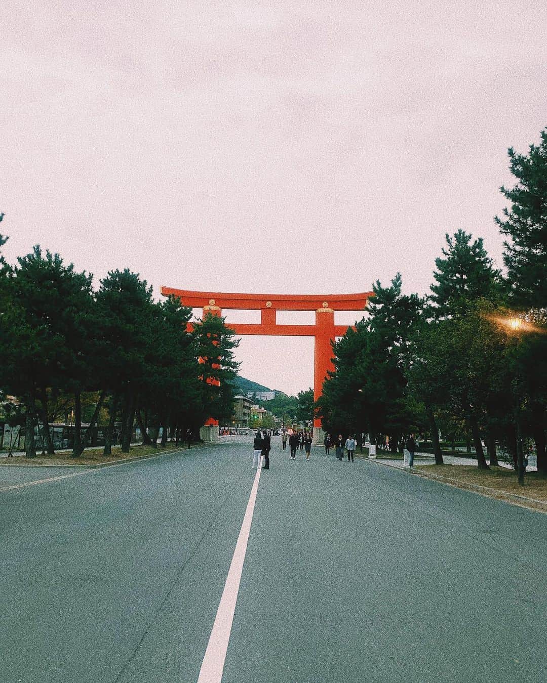 のインスタグラム：「⛩ #jj #tflers #japan #kyoto #instagood  #今日は早く帰ろう」
