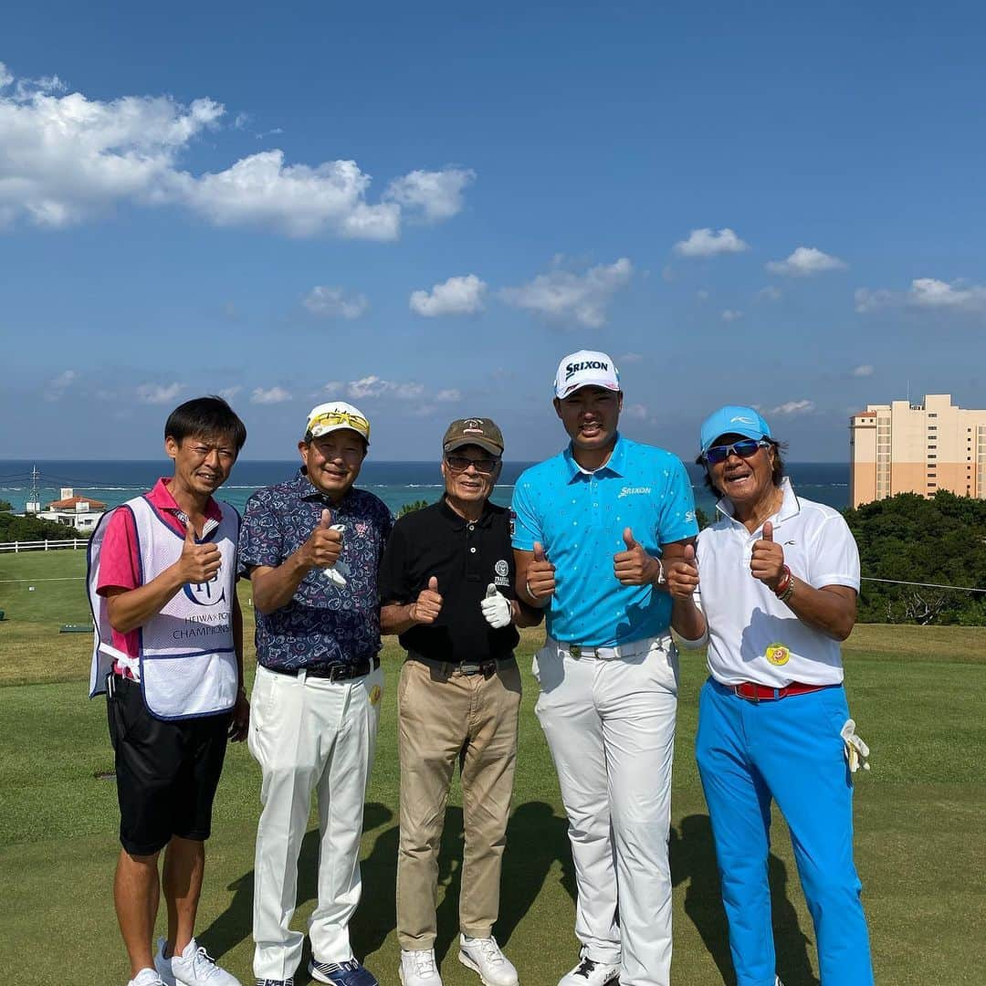 出水田大二郎さんのインスタグラム写真 - (出水田大二郎Instagram)「本日のプロアマ、最高の天気でした！ メンバーの皆様にも恵まれ楽しくラウンドできました！😊 残り試合も最後まで全力でプレーしたいと思います！ #heiwapgmchampionship #道場六三郎さん#和の鉄人 #坂井宏行さん#フレンチの鉄人 #陳建一さん#中華の鉄人 #料理の鉄人」11月6日 17時23分 - dai26insta