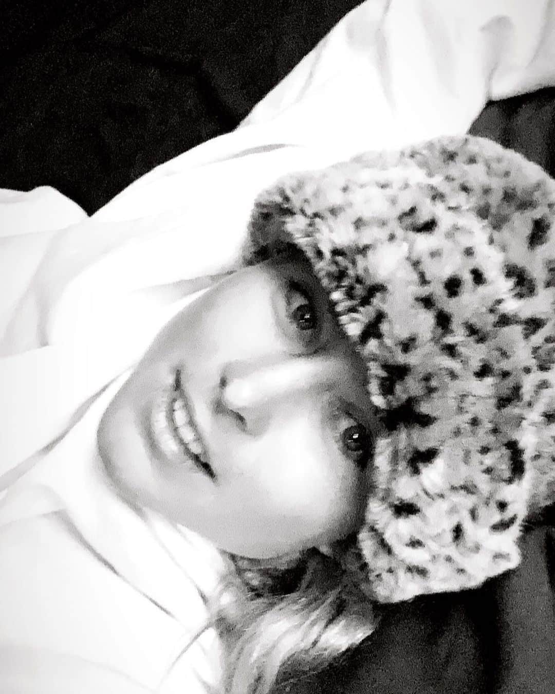 ニッキ・バン ダイクのインスタグラム：「Home at last!!! 🥰🏡❤️🤗」