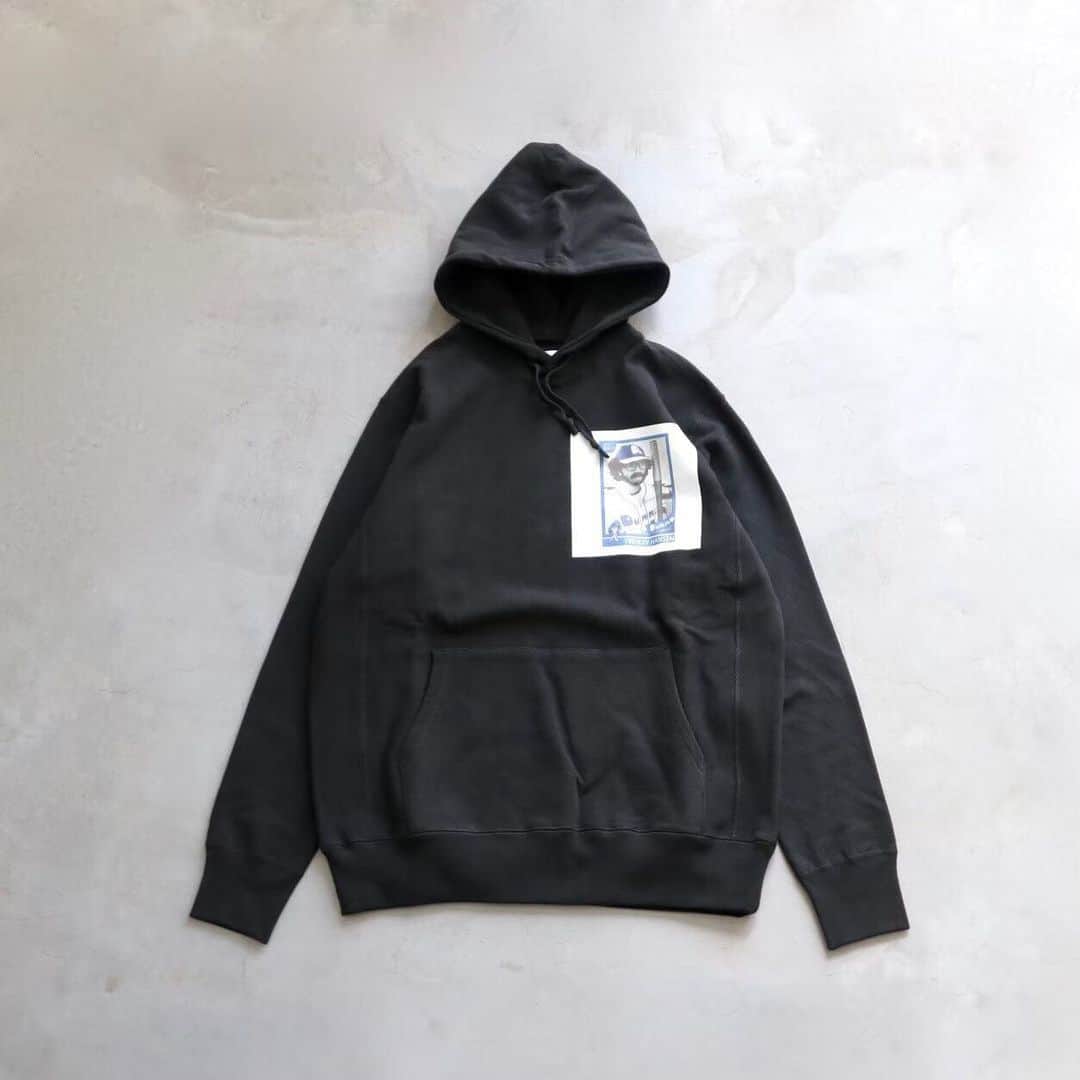 wonder_mountain_irieさんのインスタグラム写真 - (wonder_mountain_irieInstagram)「_ Dunno / ダノウ “PLAYER HOODY” ￥16,500- _ 〈online store / @digital_mountain〉 http://www.digital-mountain.net/shopdetail/000000010403/ 【オンラインストア#DigitalMountain へのご注文】 *24時間受付 *15時までのご注文で即日発送 *1万円以上ご購入で送料無料 tel：084-973-8204 _ We can send your order overseas. Accepted payment method is by PayPal or credit card only. (AMEX is not accepted)  Ordering procedure details can be found here. >>http://www.digital-mountain.net/html/page56.html _ #Dunno #ダノウ #ダレモシラナイ _ 本店：#WonderMountain  blog>> http://wm.digital-mountain.info/blog/20191027/ _ 〒720-0044  広島県福山市笠岡町4-18 JR 「#福山駅」より徒歩10分 (12:00 - 19:00 水曜、木曜定休) #ワンダーマウンテン #japan #hiroshima #福山 #福山市 #尾道 #倉敷 #鞆の浦 近く _ 系列店：@hacbywondermountain _」11月6日 17時49分 - wonder_mountain_
