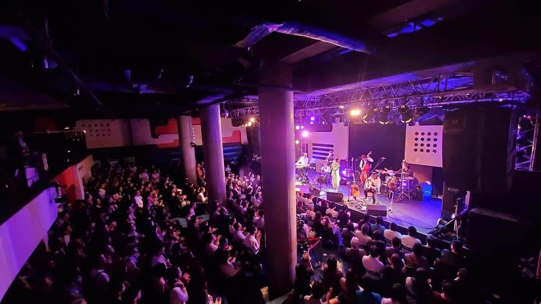 azumiのインスタグラム：「【ライブ決定】 wyolica 冬の北海道ツアーが決定しましたー！地元！！しかも、函館は #函館港イルミナシオン映画祭 開催中で、私が出演、主題歌を担当した『函館珈琲』の上映もあります！みなさまぜひ！札幌のワンマンなんてどれくらいぶりなんだ！ 写真は懐かしいの再結成ライブ 渋谷duo🎤 後ろの方にも立ち見のファンの皆様が何百人もいてくださった😭 ・  #wyolica #ワイヨリカ ・ ・ ・---------------- Wyolicaの冬の北海道ツアーが決定致しました！ 札幌はじっくりと完全ワンマン！ ニセコ・函館はイベントでのゲストになります！ご来場お待ちしてます！ ★札幌会場詳細 ↓ ＜Wyolica LIVE in Sapporo＞ 12/5（木） 札幌Brooklyn　Parlor SAPPORO 札幌市中央区北2条西4-1 番地 赤れんが　テラス2階  TEL：011-209-3737  Open 18:30  Start 20:00  LIVE：Wyolica Price :¥3,000(tax included) ☆予約　Brooklyn Parlor  TEL：011-209-3737 ※席の指定はできません。 入場料：当日、ご入場時に受付でお支払いいただきます。 受付：開場後に受付を開始します。 Drink & Food オーダーのお願い：当日は1名様につき1 Drink & 1 Foodをオーダーいただきますよう、お願い申し上げます。 ご飲食代は、終演後/退店時に別途精算をお願いいたします。 ------ ★ニセコ会場詳細 ↓ ＜LODGE MOIWA 834 LIVE&PARTY＞  ニセコ・モイワ山のスキーイン＆アウト　アドベンチャー宿泊施設の「LODGE MOIWA834」の一階にあるRESTAURANT/BAR Raphaelを会場にイベントを開催！ LIVE GUEST にはデビュー20周年を機に再結成を果たした2人組ユニットWyolica(ワイヨリカ)のスペシャルライブが決定！ また今期からリニューアルしたRESTAURANT/BAR Raphaelのオリジナルフード＆ドリンクも楽しめます！ 早い時間帯はヨガインストラクターによる体験レッスンも用意しています！ ---------- 2019/12/7(Sat) 住所：北海道虻田郡ニセコ町字ニセコ447-5 （448 Niseko Aza Niseko-cho,Abuta-gun Hokkaido 048-1511） THE LODGE MOIWA834 1F  Restaurant Raphael  TEL 050-3171-5688  Yoga Lesson・ヨガインストラクターによる体験レッスン ☆14:30～15:30 やさしいヨガ(石川千尋) ☆16:00～17:00 リラックスヨガ(梅澤未来)料金500円　定員20名 LIVE TIME OPEN 18:00 LIVE START19:00 Closed 23:00 GUEST LIVE:Wyolica DJ : TBA….. 入場無料 Admission free （別途飲食代はかかります。Please pay for food and drink） ＜Information＞ MORROW Tel 011-532-8044 info@tonecatz.net https://www.nisekohotel-dh.com/ ----- ★函館会場詳細 ↓ <函館元町港ヶ丘教会3店舗合同オープニングPARTY>  函館元町港ヶ丘教会の跡地に同時オープンする 紅茶専門店「Juicy Fruits Tea HAKODATE」 Cafe「wave＋snow」 Select Shop「VERYCO」 による合同企画パーティー！ゲストライブにWyolicaが決定しました！ ---------- 12月8日(日) 住所：函館市元町29-15 港ヶ丘教会 LIVE TIME OPEN 18:00 LIVE START18:30 GUEST LIVE:Wyolica 入場料：2500円（別途ドリンク代がかかります） ※CAFE&SHOP OPEN 11:00～18:00（通常営業のため入場無料 ＜問い合わせ＞ VERYCO(ヴェリコ) 11:00〜18:00  TEL0138-22-1624 MAIL info@veryco422.com ーーーーーー ＜北海道ツアーに関するお問い合わせ＞ MORROW Tel 011-532-8044 info@tonecatz.net ――――――」