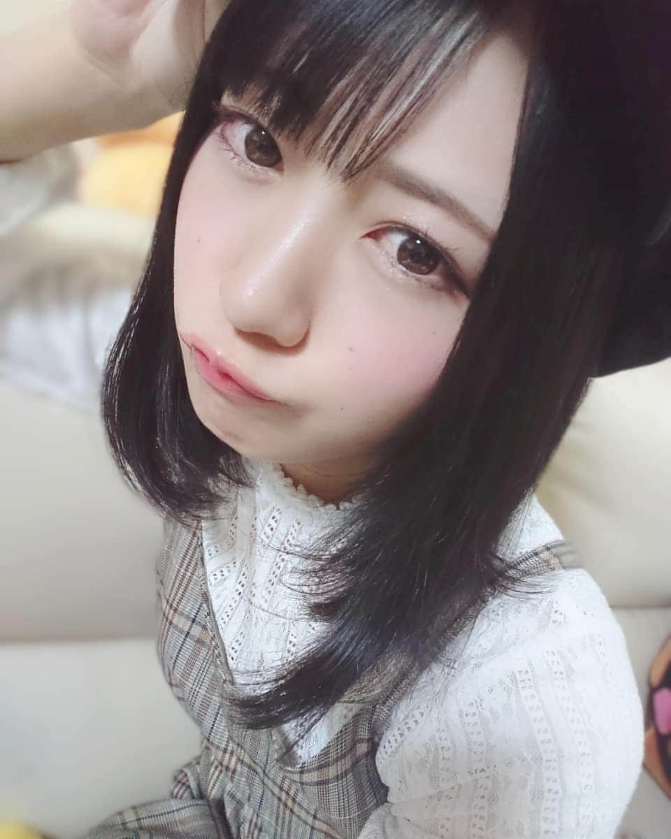 空野青空のインスタグラム：「. . 久スタグラム！！！！！！ . . 謎のギャルみがあふるる 本日の顔面やさんをどぞー💁 . . . #ギャル #黒髪ギャル #タレ目メイク #ギャルメイク ? #あおべべ #面長 #裸眼 #幸薄顔ちゃん #背景がまるで幼稚園 w #aonyan #aoneko #あおにゃん #空野青空」