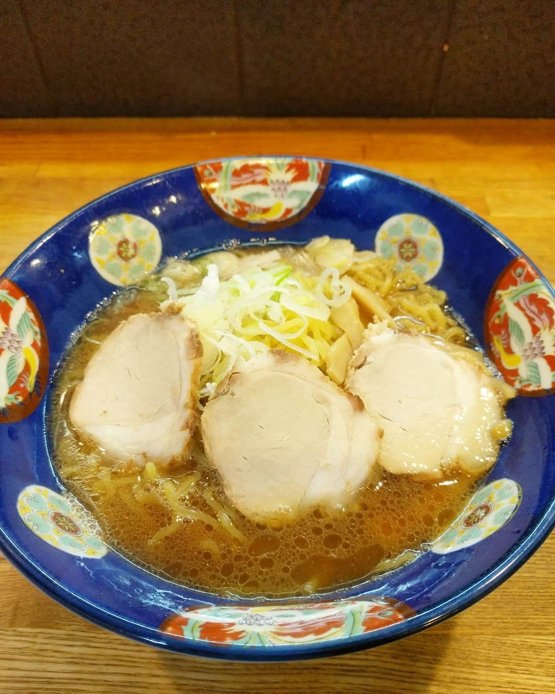 越中睦士さんのインスタグラム写真 - (越中睦士Instagram)「わ〜い🍜  #ラーメン　#天鳳ラーメン」11月6日 18時05分 - makotokoshinaka