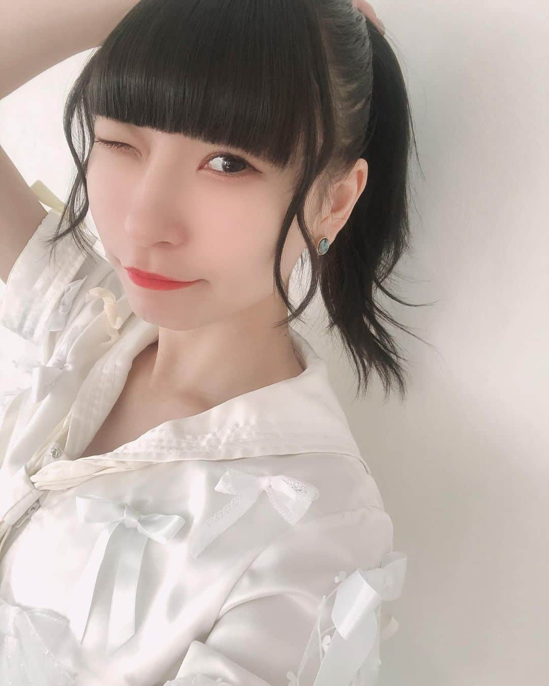 ピンキー！☆藤咲彩音さんのインスタグラム写真 - (ピンキー！☆藤咲彩音Instagram)「今の流行りは、横毛ウネウネポニーテール👱🏻‍♀️だよん #ポニーテール　#ポニーテールアレンジ」11月6日 18時40分 - pinky_ayane