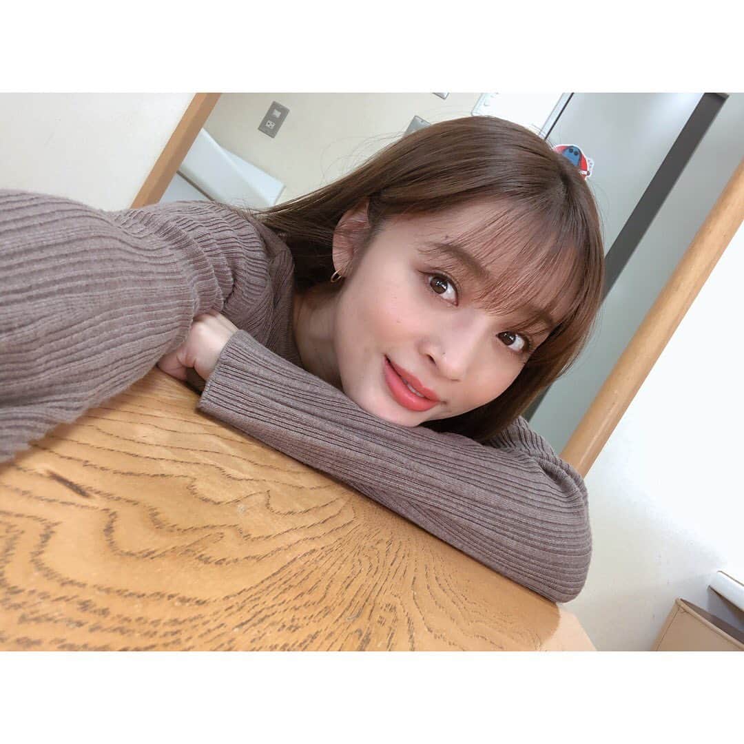 のインスタグラム：「. 新しいお仕事の顔合わせに行って☺︎ また気合いが入り直して☺︎ 皆さんにもっと良いご報告ができたらいいなって思いまして☺︎ .  #前髪伸びました」