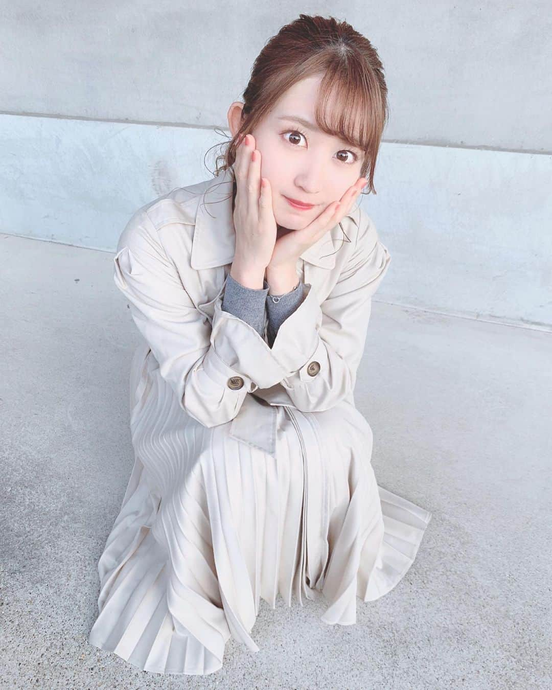 沢井里奈さんのインスタグラム写真 - (沢井里奈Instagram)「♡ . 11月末発行の ｢名古屋フリモ12月号｣の 撮影に行って来ました☺️💓💓 . 私のおすすめ名古屋グルメを ご紹介させて頂きます🍽🌹✨ 美味しくてお腹いっぱい幸せ🥺❤️ お楽しみに😊💕💕 . 素敵なご縁に感謝です。。🙇🏻‍♀️🌸 . . 先日 @wbcnagoya さんでイオン導入してから 乾燥するこの季節でもいい感じです💎✨ . #nagoya #shotting #instalove #instagood #instagramjapan #japanesegirl #girls #사복 #옷스타그램 #팔로우 #셀카 #얼스타그램 #메이크업 #名古屋フリモ #フリモ #名古屋グルメ #グルメ #沢井里奈」11月6日 19時22分 - sawairina