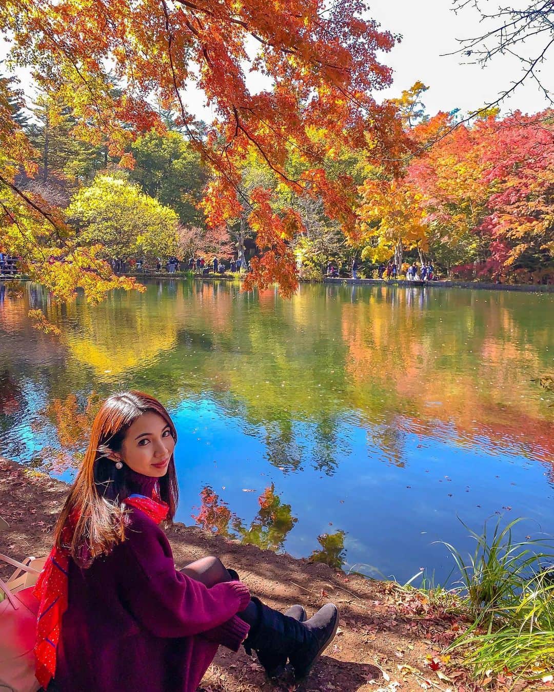 DJ Cellyさんのインスタグラム写真 - (DJ CellyInstagram)「🍁🍂 . . 風が吹かないと、池が鏡みたいになるんだけど、中々撮れず…！ . 秋色って本当にキレイ。 . . #旅行　#軽井沢　#軽井沢旅行　#紅葉　#雲場池　#パワースポット  #秋 #紅葉巡り #紅葉狩り #小旅行 #karuizawa #Autumn #autumnleaves #autumnfashion #autumncolors #trip #japan #japan_daytime_view」11月6日 19時34分 - celly_cecilia