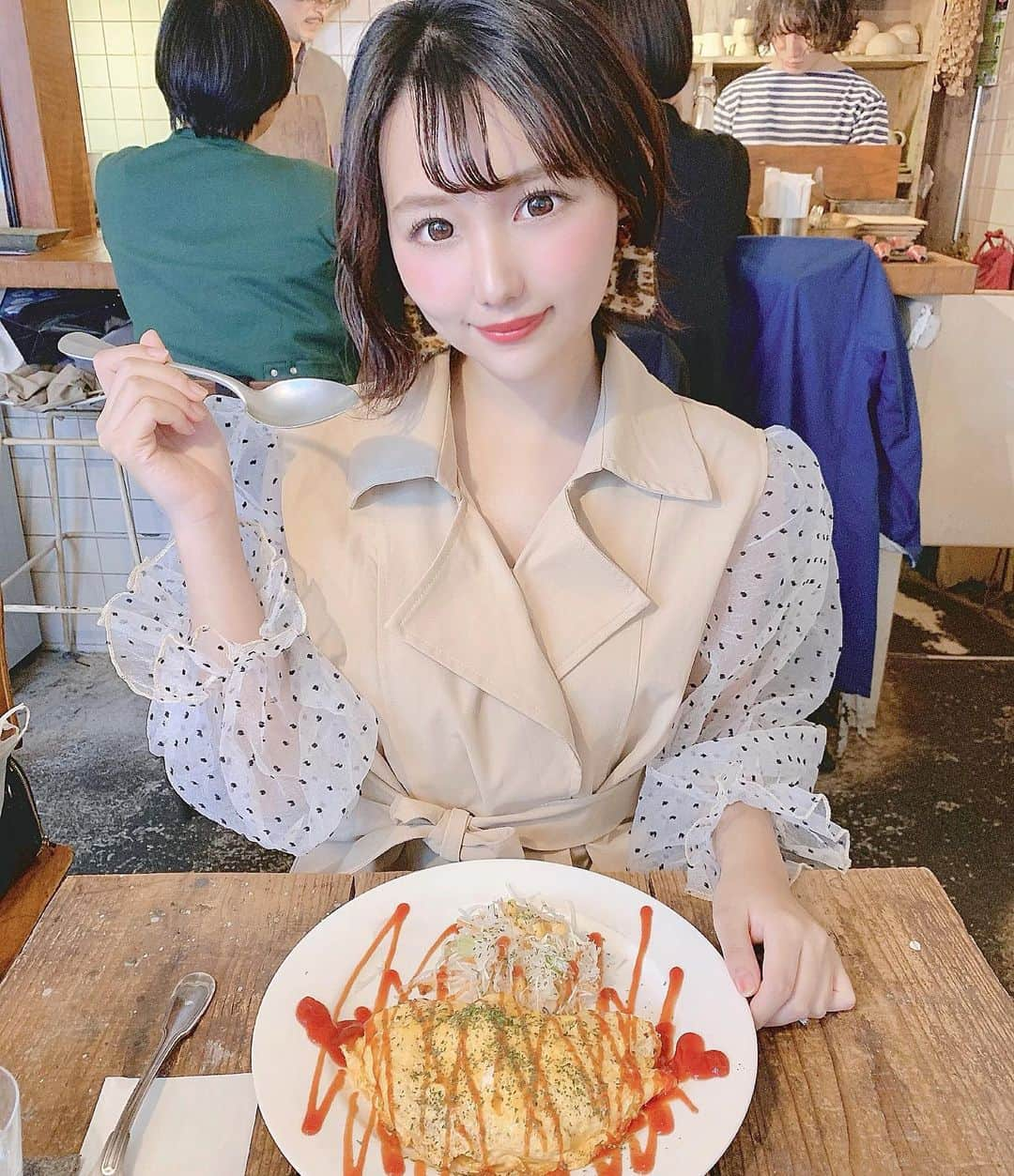 加藤里奈さんのインスタグラム写真 - (加藤里奈Instagram)「. おなかすいた(｡･ω･｡) ワンピースは @7things.official のです💓 . #ootd #fashion #instafood #instagram #instalike  #hairstyle #outfit #code #coordinate #style #stylepoint #instafashion #instagood #instalike #ファッション #撮影 #ヘアアレンジ #ヘアスタイル #アレンジスタイル #ヘア #かとこ #コーディネート #コーデ #かとこーで #今日の服 #インスタグラマー」11月6日 19時51分 - katoco0326