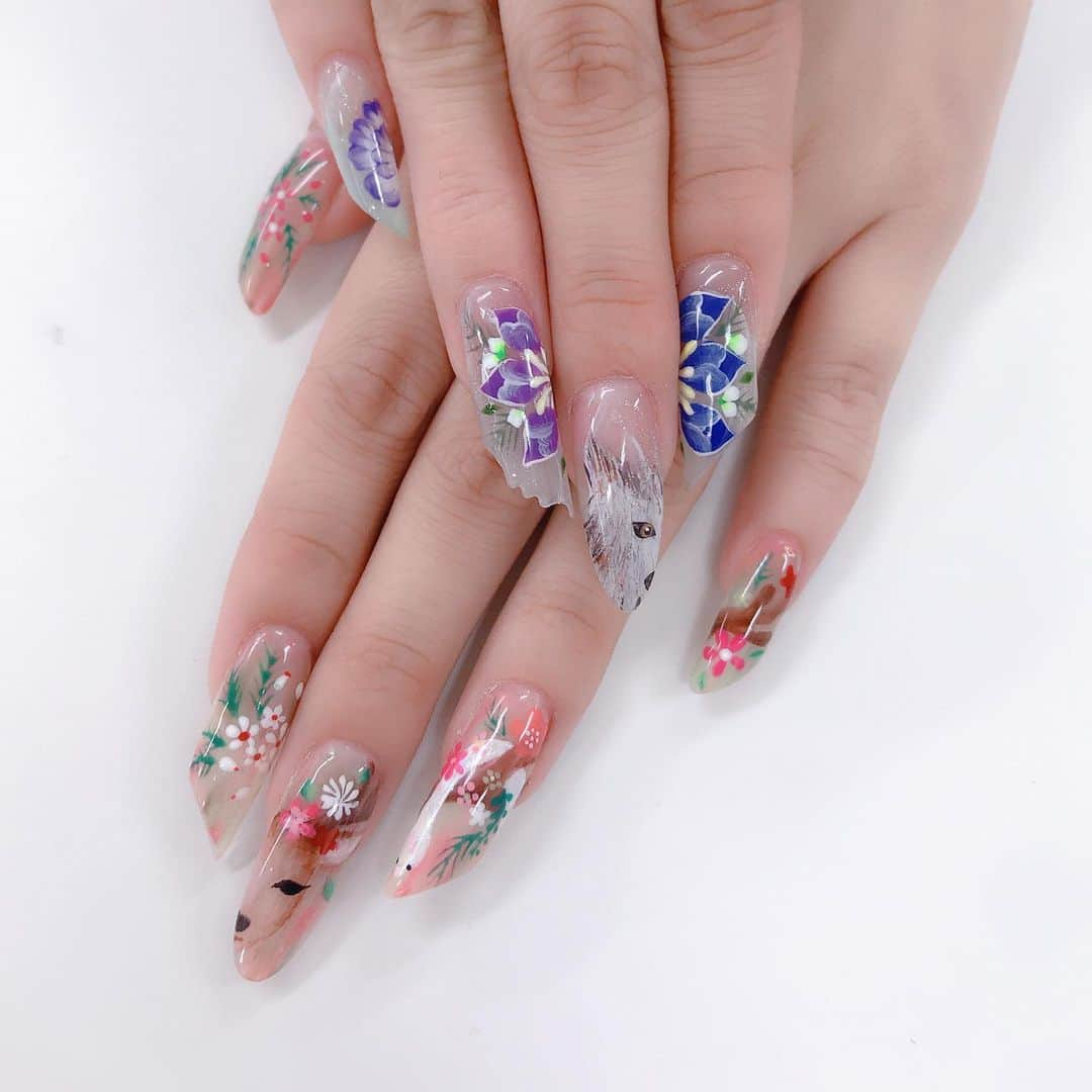 なかやまちえこさんのインスタグラム写真 - (なかやまちえこInstagram)「2019.11.05 Belle Époque contest #nail #nails #nailart #ネイル #美甲 #ネイルアート  #clou #nagel #ongle #ongles #unghia #japanesenailart #manucure #네일 #젤네일 #네일아트 #네일리스트 #japanesenails #manicurist #gelnails #أظافر #なかやま仕事 ⠀ ♡ベルエポック美容専門学校の全国大会のネイル部門審査に行ってきました😳🙌💕各校のコンペを勝ち抜いてきた生徒さんみんなレベル高く上手で、、、！✨✨わたしもたくさん刺激を受けました😳✨✨とても楽しかったです✨皆様お疲れさまでした♡⠀ ♡生徒さんの作品もお写真撮らせて頂きました（SNS許可頂いております）✨♡」11月6日 20時07分 - chiekonakayama