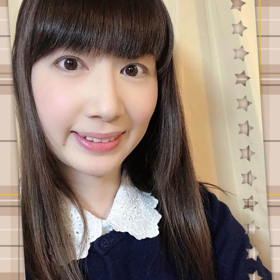 小泉エリのインスタグラム：「こんばんは😄😄😄 吉本坂46の二次審査が明日から始まります😆😆😆 二次審査は30秒自己PR動画で審査されます☺️☺️☺️ しかも、みなさんのお力をお借りしたくて…😭😭😭 この前、30秒の自己PR動画を提出しました❣️❣️❣️ 審査方法は、その30秒動画を吉本坂46のオフィシャルホームページで公開すると共に、私個人のTwitterとInstagramに投稿します🤩🤩🤩 その動画の視聴数などによるポイントで審査が行われます😄😄😄 ポイントは下記①〜③の項目の合計になります💕💕💕 ①吉本坂46オフィシャルホームページでの投票数。※期間中、お一人１日につき1票の投票ができます。  ②本人のTwitter、Instagramの｢イイネ｣数  ③本人のTwitterの｢リツイート｣数  獲得ポイント数の多かった上位150名が二次審査合格となります。  とのことです❣️❣️❣️ そうなんですッッッ🙄🙄🙄 吉本坂46のホームページに1日1回、投票をしていただきたいのです！！！ そして私のTwitterにあげた動画に「イイネ！」を押していただいて、さらにリツイートもして欲しいのです！！！ そしてそして私のInstagramにも「イイネ！」をしていただきたいのです！！！ お忙しい中、本当に申し訳ないのですが、皆様にご協力をいただけたら幸いです😆😆😆 投票期間は た11月8日（金）18時00分～11月17日（日）23時59分59秒まで。  結果発表は11月下旬予定です。  今、本当に緊張してドキドキしています･･･🙄🙄🙄 でも、やると決めたからには一生懸命がんばります！！！！！！ 応援よろしくお願い致します💕💕💕」