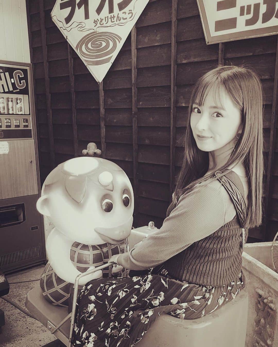ぽこのインスタグラム：「狂気を感じる河童と(⍢) 昭和初期くらいにタイムスリップしてみたい🚲  #昭和 #レトロ」