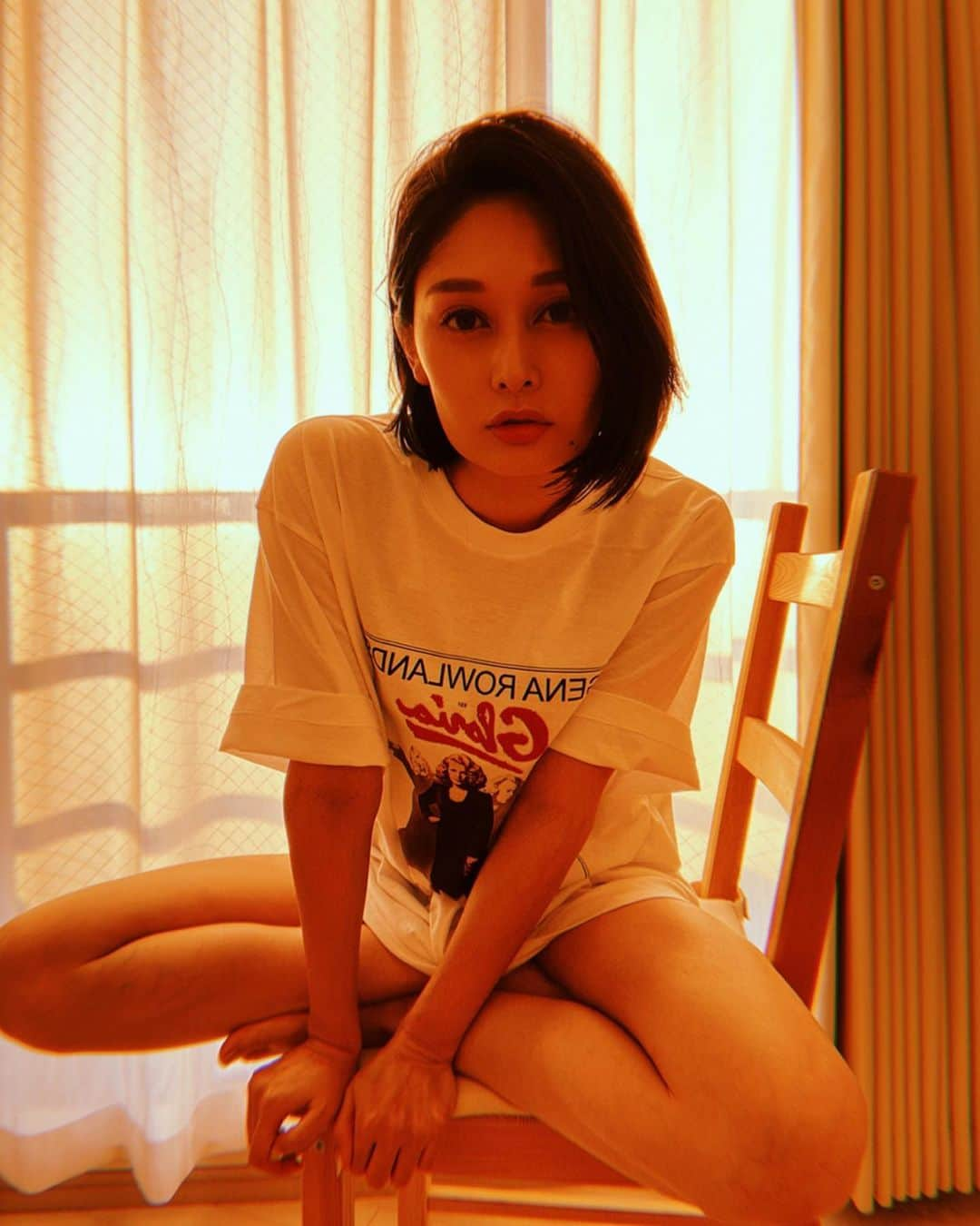 佐藤乃莉さんのインスタグラム写真 - (佐藤乃莉Instagram)「ヤバイ、佐藤のお気に入りTシャツが増えました🧸❣️ ひとつ前の写真と同じポージング😏  #Gloria#movie #love#John Cassavetes#tシャツ#favorite #love#Gena Rowlands#セルフィーだから文字が逆😭#fendi#selfie#自撮り」11月6日 21時16分 - nori_sato_