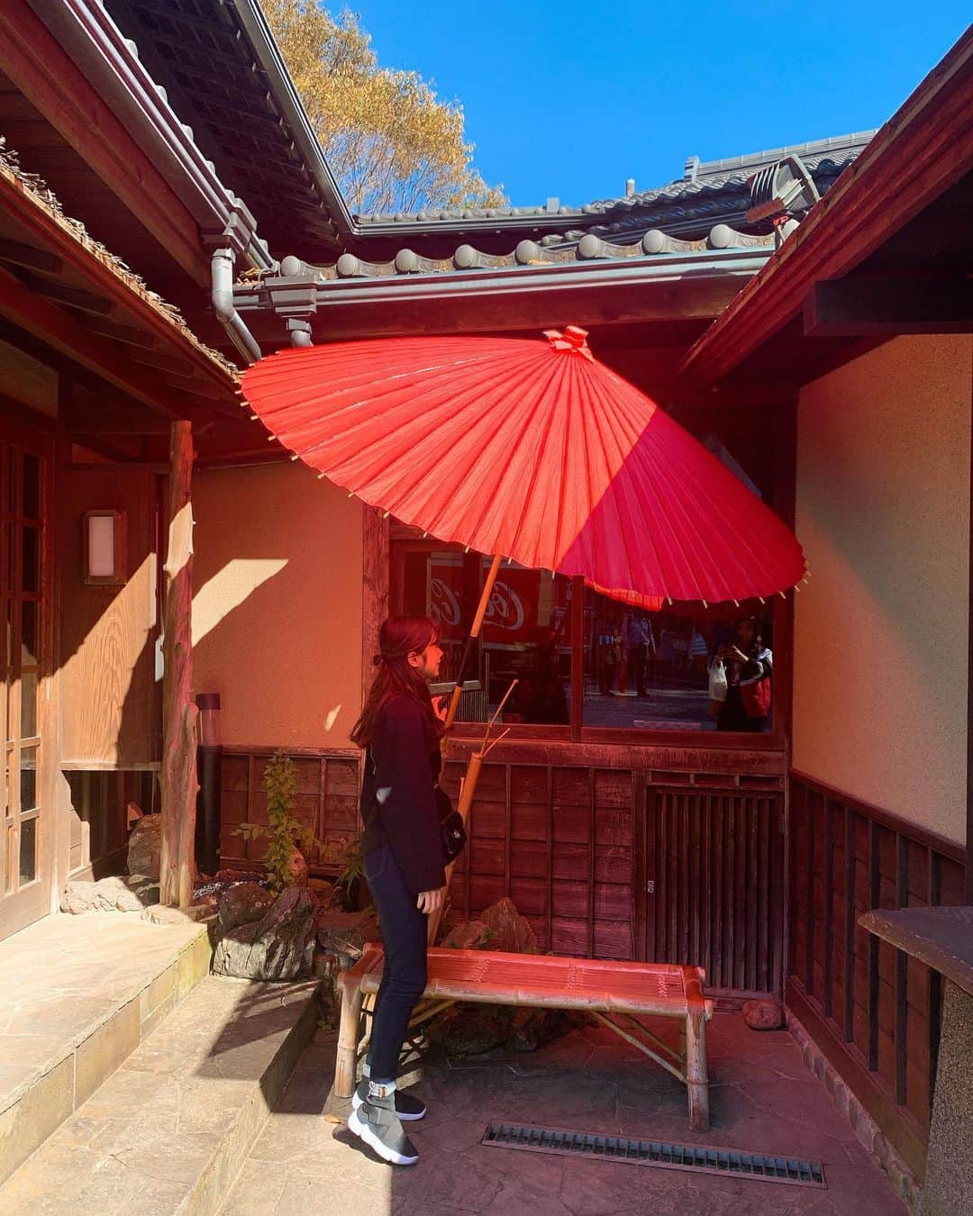 中山来未のインスタグラム：「🏺⛰ #高尾山 #高尾山紅葉 #高尾山登山 #休日」