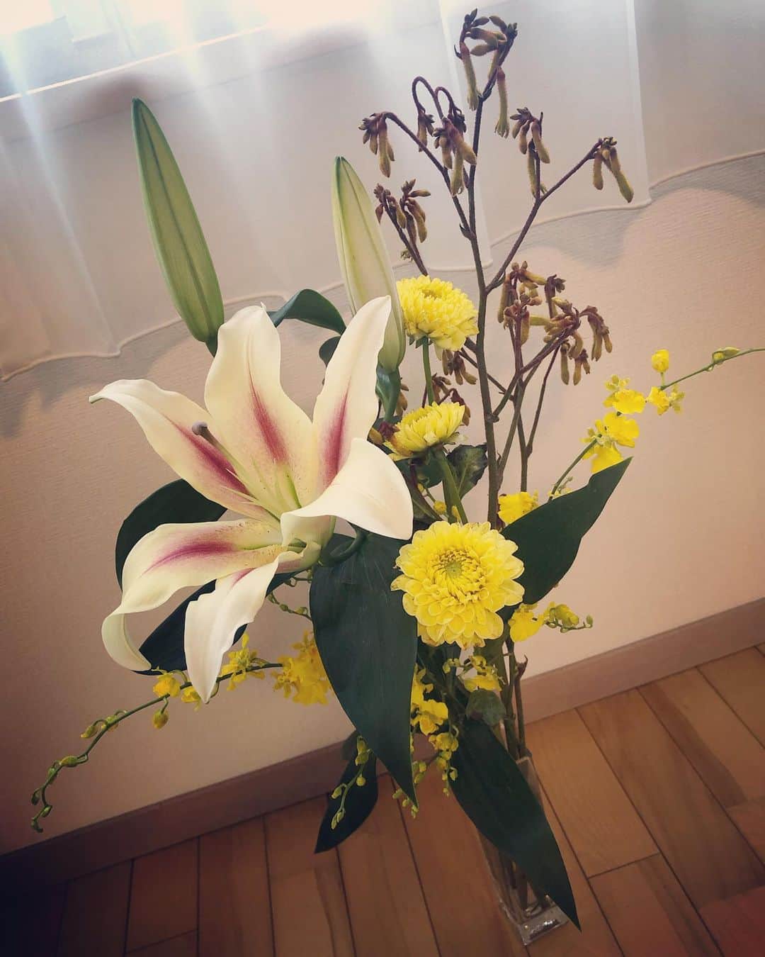 純名里沙さんのインスタグラム写真 - (純名里沙Instagram)「先日買ってお家に飾っていたお花💐✨ もっと華やかにしたかったのですが、秋ならではの草花で【和】な感じになりました＾＾🍀 ・ #お花シリーズ #お花 #ニンフ #ゆり #frower  #大好き #癒し」11月6日 21時19分 - risajunna3158