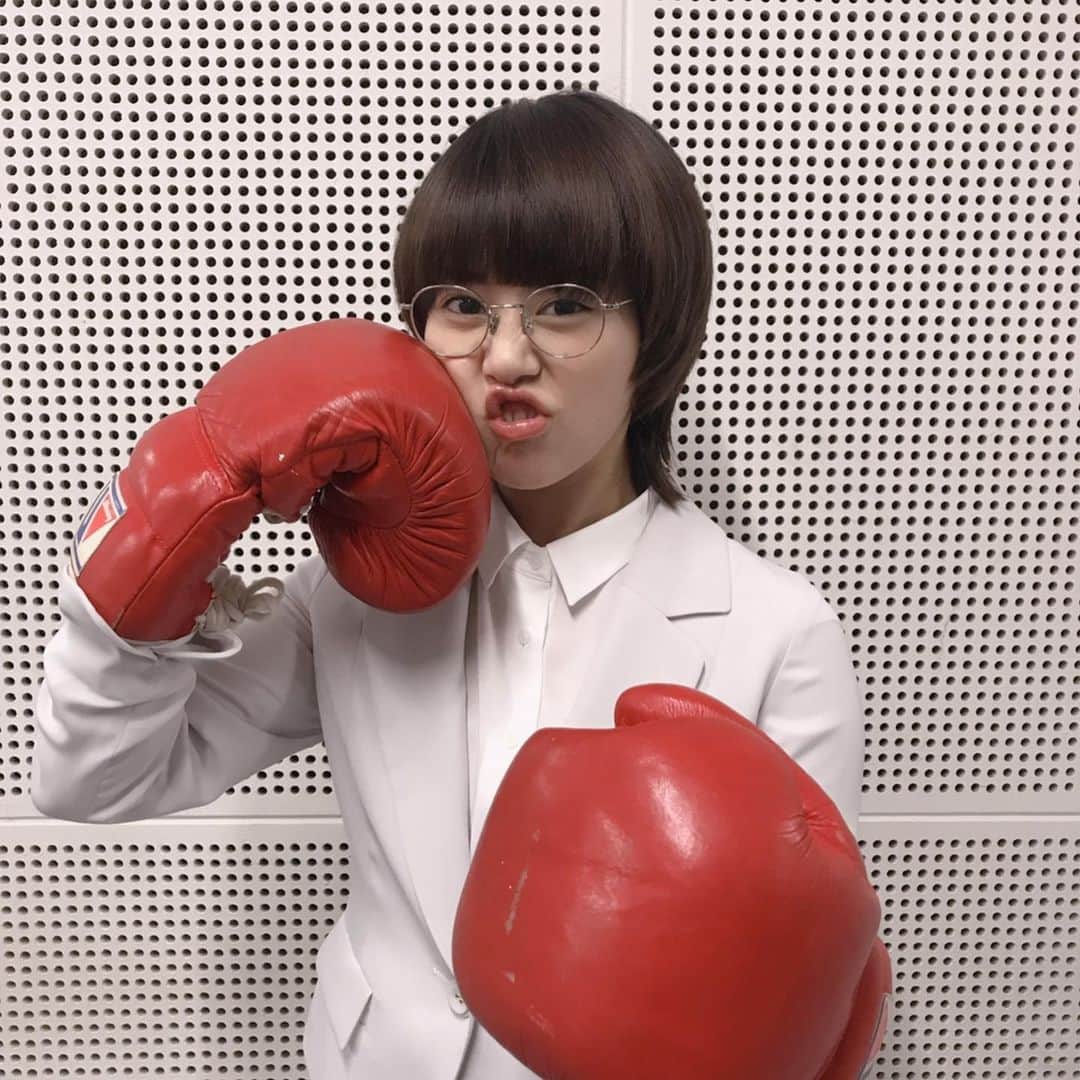 日本テレビ「同期のサクラ」さんのインスタグラム写真 - (日本テレビ「同期のサクラ」Instagram)「🌸#今週のサクラさんは⁉️🌸 毎回変わるオープニング📺⚡️ 先週はボクシングにパンチされて鼻血のサクラさんでした。 さて、今日はどんな苦難が待っているのでしょうか？ 9秒ちょっとをお見逃しなく✨ #同期のサクラ #高畑充希 #今夜10時」11月6日 21時20分 - douki_sakura