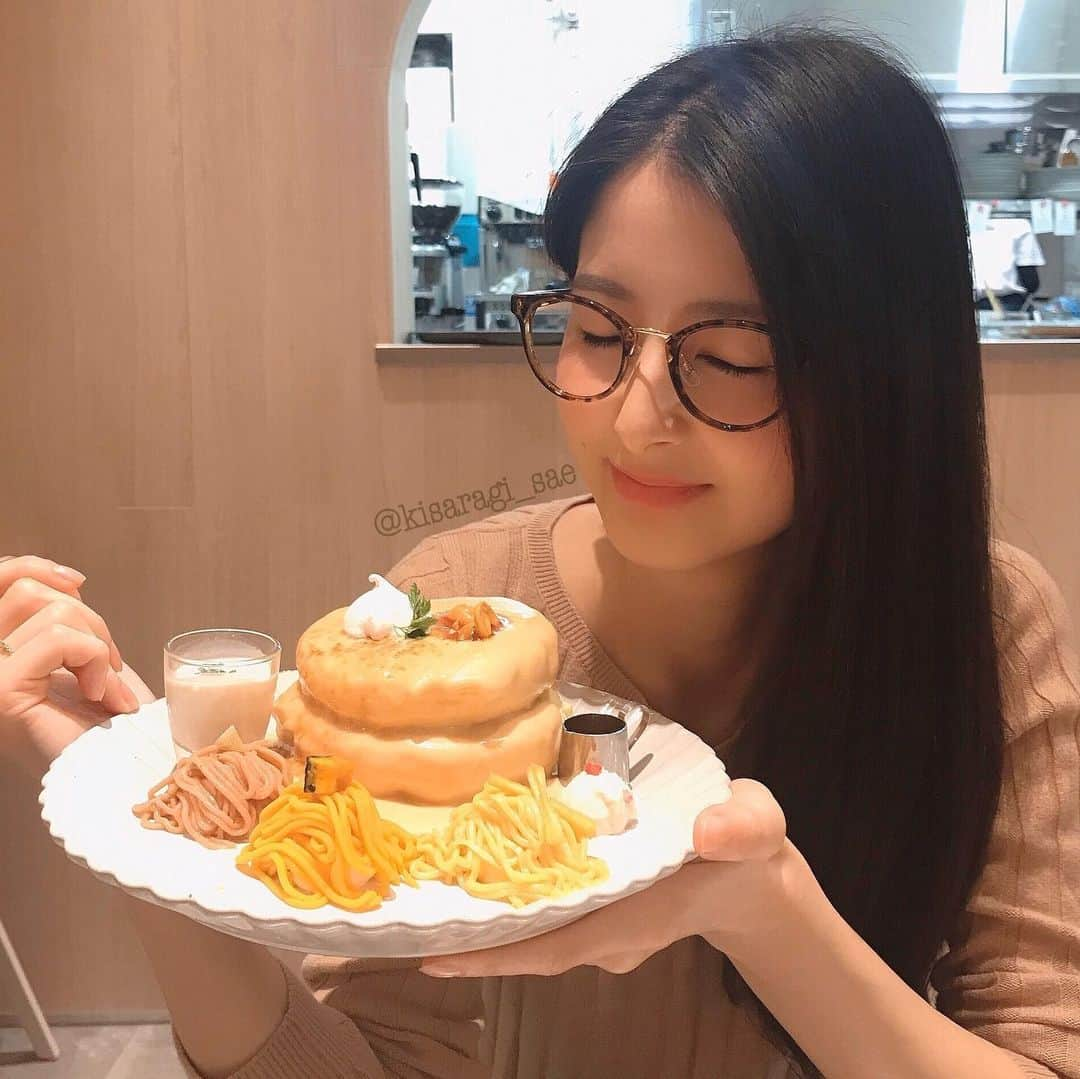 如月さえさんのインスタグラム写真 - (如月さえInstagram)「* * 食べたかった かぼちゃのパンケーキ10/31終了で 間に合わなかった.... けど、この季節のパンケーキ好きだから いろいろ食べておきたい🥞 * #japanesefood #photo_jpn #bestphoto_japan #loveeating #ilovefood #pancake #soufflepancake #카페스타그램 #먹스타그램 #팬케이크 #프렌치토스트 #我的最愛 #レインボーパンケーキ #rainbowpancake #秋のコレクションプレート #安納芋 #いもくりかぼちゃ #盛れない時は目を瞑る *」11月6日 21時23分 - kisaragi_sae