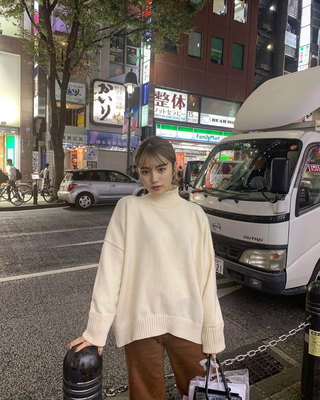 浪花ほのかのインスタグラム：「、 、 、 、  ハイネックがすき(^-^)」