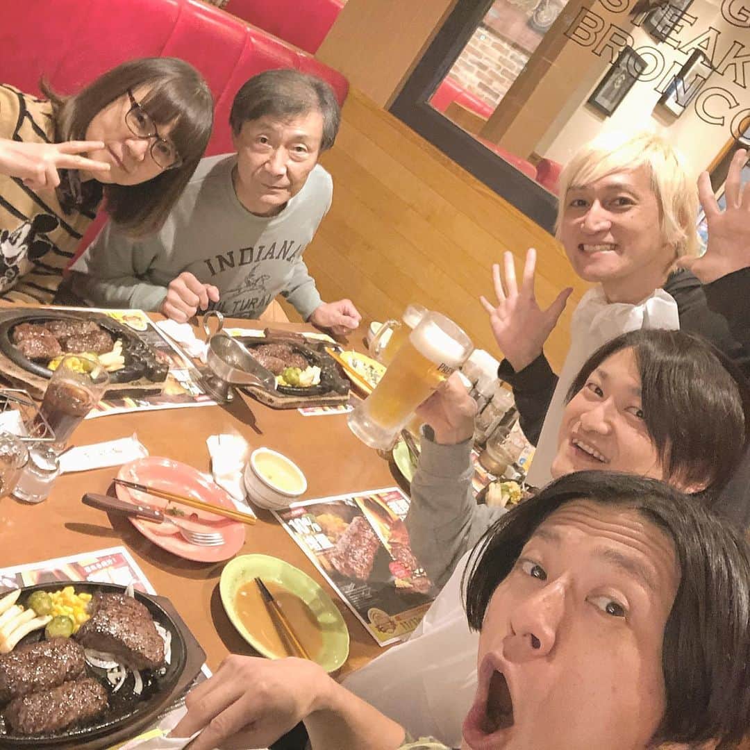 たなしんのインスタグラム：「高校の同級生、10代20代シュアハウスで暮らしてたTOTALFATぶんちゃんとぶんちゃん家族と！  ハッピーな時間でした！🔥😆」