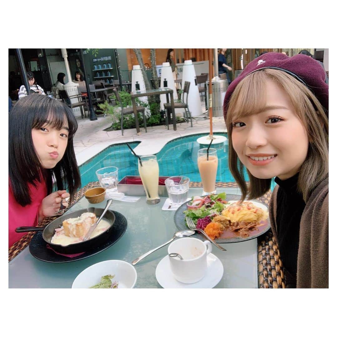 伊藤千由李さんのインスタグラム写真 - (伊藤千由李Instagram)「お姉ちゃんとランチした時の🍽﻿ ﻿ プールある感じオシャレだし、めちゃ美味しかった😋﻿映えるるる〜 ﻿ ハチミツをかけて食べたらもっと美味しいはずなのに、﻿ そのままでも美味しかったから、﻿ かける前に全部食べちゃって、、、﻿ やっちまったからまた今度食べに行きたい‼️﻿」11月6日 22時07分 - chiyuri_ito_official