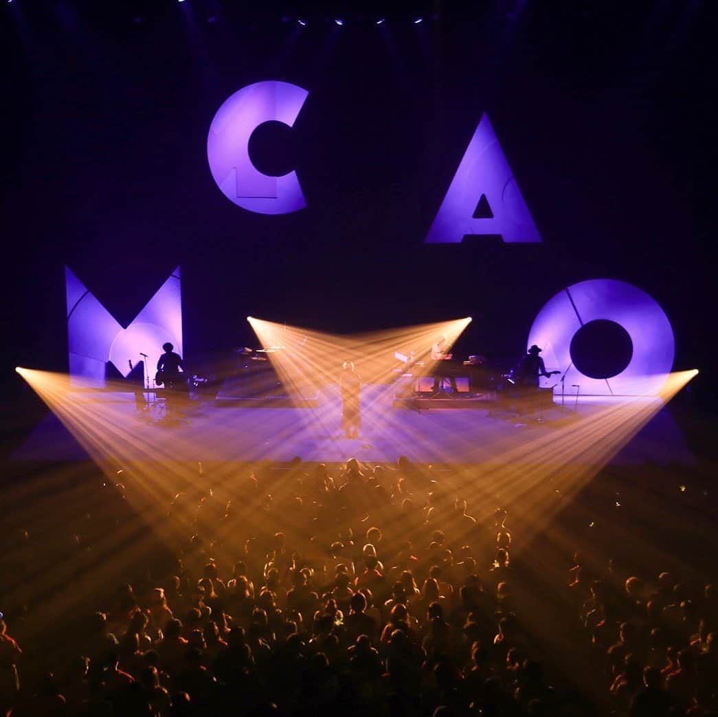 MACOさんのインスタグラム写真 - (MACOInstagram)「ツアーで初披露の新曲 ツアーでしか歌わない新曲 そして今回はカバーもやります。 🎊 . #MACO  #MyAcousticTour20192020」11月6日 22時19分 - maco___official