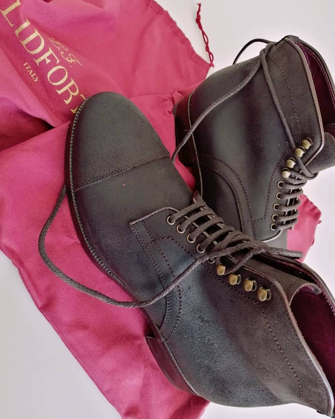 リドフォルトさんのインスタグラム写真 - (リドフォルトInstagram)「BARROW BOLOGNA. @barrowbibas #lidfort #granoscarpa #style #sartorial #bestshopping #luxury #madeinitaly #italy #pic #moda #fashionshoes #scarpa #passion #love #instacollage #beautiful #sciuscià #shoeshine #bespoke #vintage #staryrock #thebestshop @thebestshops.it」11月6日 22時21分 - lidfort