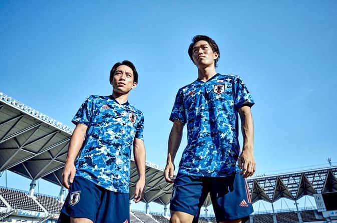 遠藤渓太さんのインスタグラム写真 - (遠藤渓太Instagram)「New uniform #見上げる空はひとつだ　#daihyo　#adidasFootball　#createdwithadidas　#日本晴れ　@adidas_tokyo #空投稿#つながったでしょ？#悩んでたわけじゃないよ」11月6日 22時21分 - keita_1122