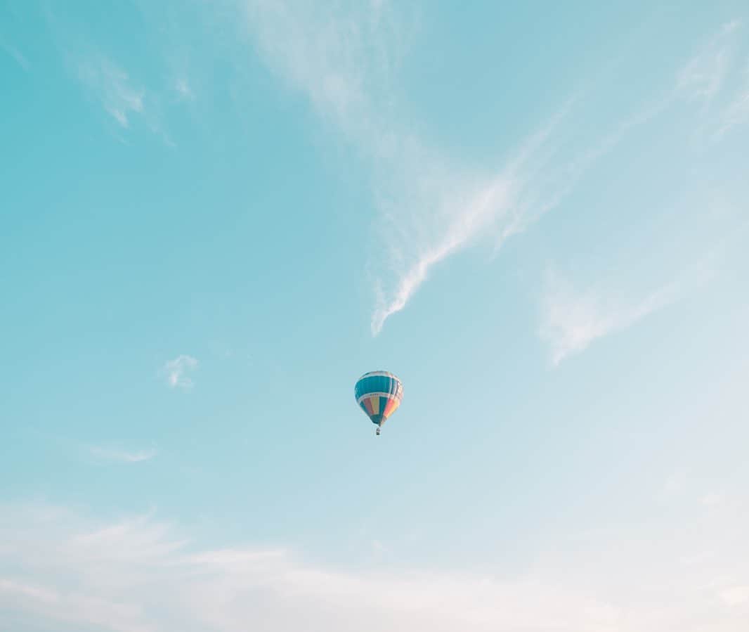 Kobe Japan Water artのインスタグラム：「"Only one🎈". たった１つでも。」