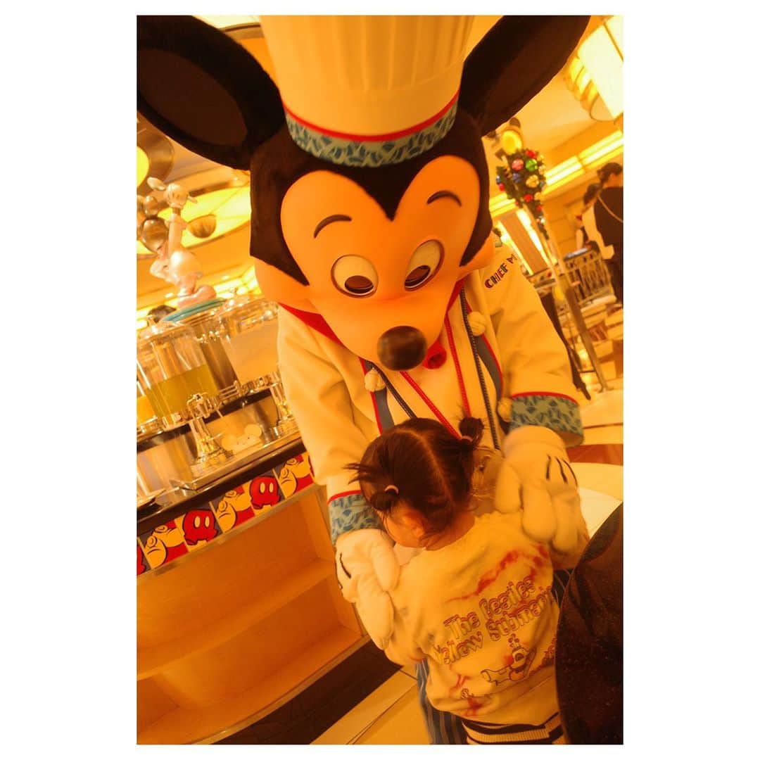 高垣麗子さんのインスタグラム写真 - (高垣麗子Instagram)「・ ・ ・ 遅めの夏休みをいただいております 🐭🎀🐭 ・ ・ #tokyodisneyresort  #chefmickey」11月6日 22時44分 - reikotakagaki