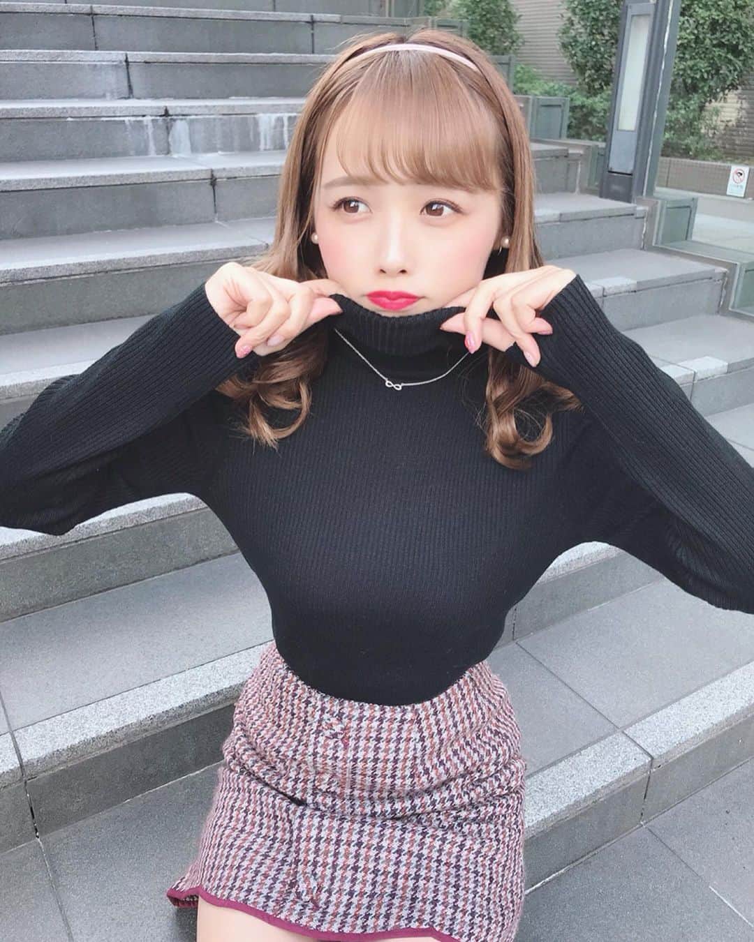のインスタグラム：「. . 昨日で27歳になりました☺️💗 コメントくれたり、 メッセージくれたり、 本当にありがとうございます😢💗 . . これからもよろしくお願いします❣️ 一生計良推し(*´ω｀*)🧡🧡 . . . 👗トップス @gu_global . 👗スカート @redyazel . 🎀カチューシャ @niceclaup_official_ . . . . #私服 #coordinate #gu #redyazel #niceclaup #birthday #love #instagood」