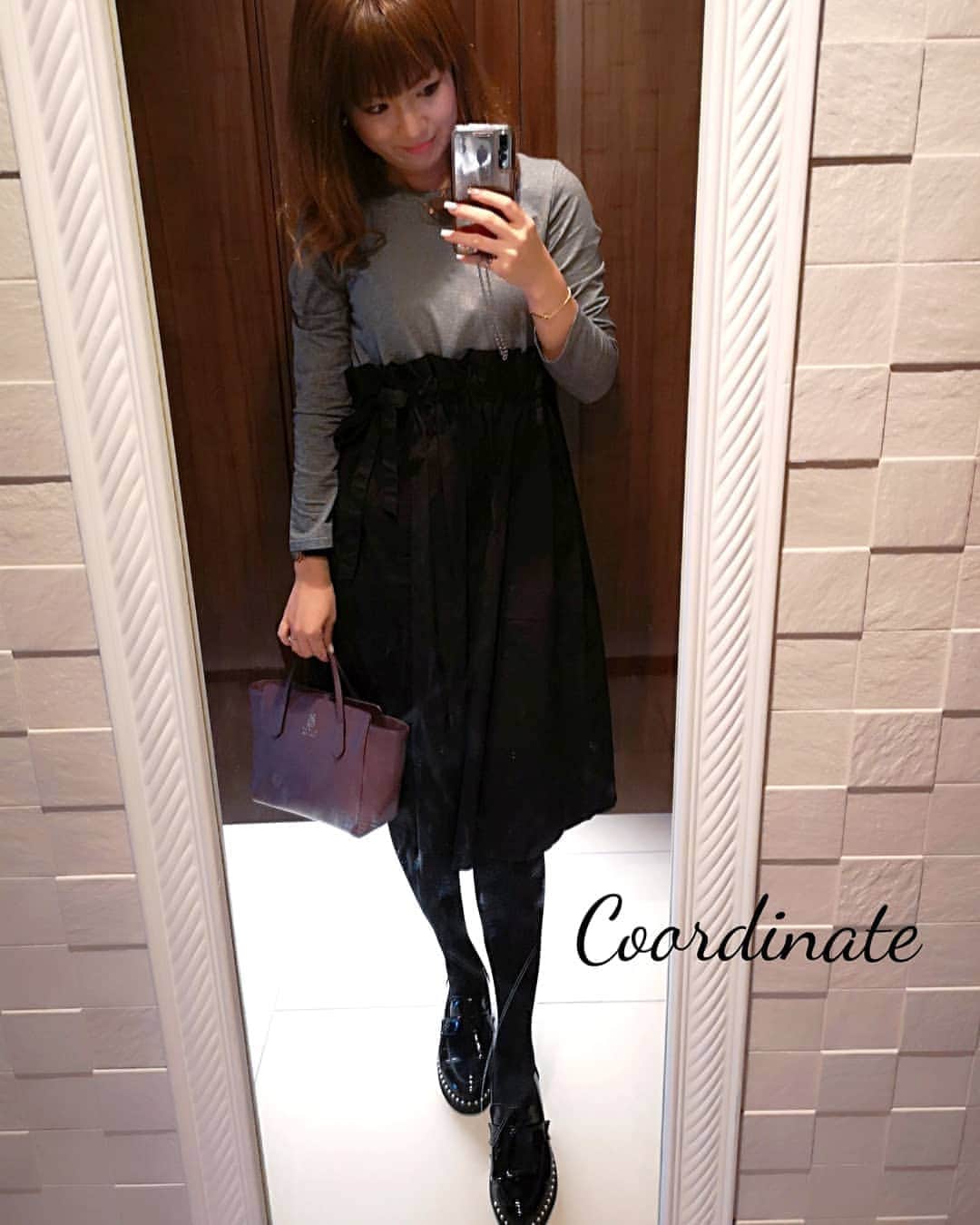のインスタグラム：「新しいワンピース💕  ワンピース　@annette_diary  ローファー　@donobanweb  バッグ　@gucci」