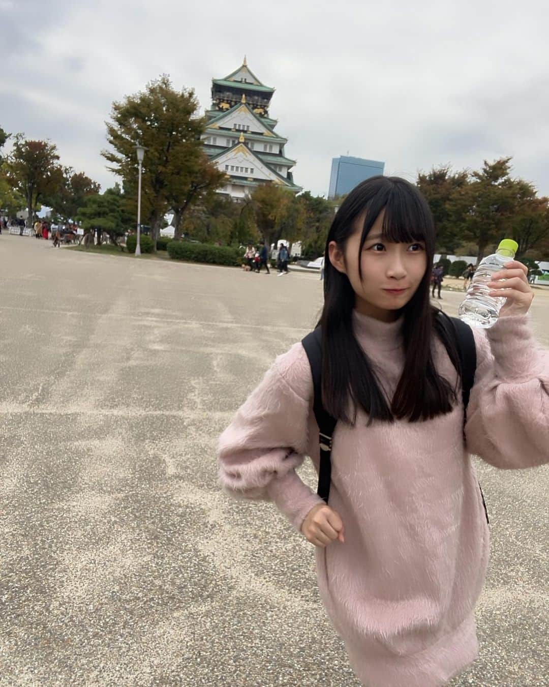 松本愛花さんのインスタグラム写真 - (松本愛花Instagram)「🏯 大阪城公園‪ ‪ ♡゛ #大阪城公園 #大阪城 #大阪観光  #バスツアー #大阪環状線  #私服 #冬服 #ピンク #アイドル」11月6日 23時04分 - aika_matsumoto.official