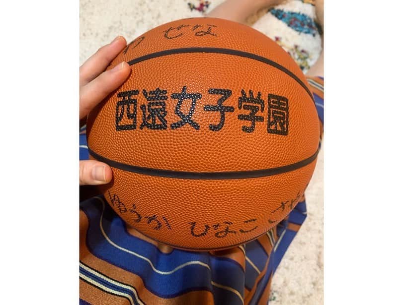 桜井日奈子さんのインスタグラム写真 - (桜井日奈子Instagram)「フジテレビ「BACK TO SCHOOL!」を見てくださった皆様ありがとうございます😊  オンエアではギュッとしていましたが、とても濃い4日間でした。  たくさん笑ったなぁ、  バスケでこんなにもまた本気で熱くなれたのは、 このメンバーのおかげです。  撮影に協力してくださった西遠女子学園の先生、生徒の皆さん、対戦してくださった磐田南高校バスケ部の皆さん、 本当にありがとうございました。  バスケ最高🏀！！ #backtoschool  #殺さない彼と死なない彼女」11月6日 23時22分 - sakurai.hinako_official
