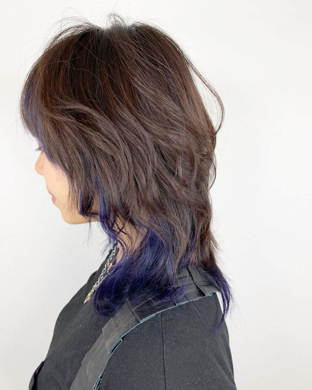 ぬーんさんのインスタグラム写真 - (ぬーんInstagram)「💇‍♀️ #hair #haircolor #change #new #color #bluepurple #blue #purple #cute #wolfcut #nuuuuun #followme #follow #japan #japanesegirl #japanese #osaka #ヘアスタイル」11月6日 23時33分 - yukino_snow1211