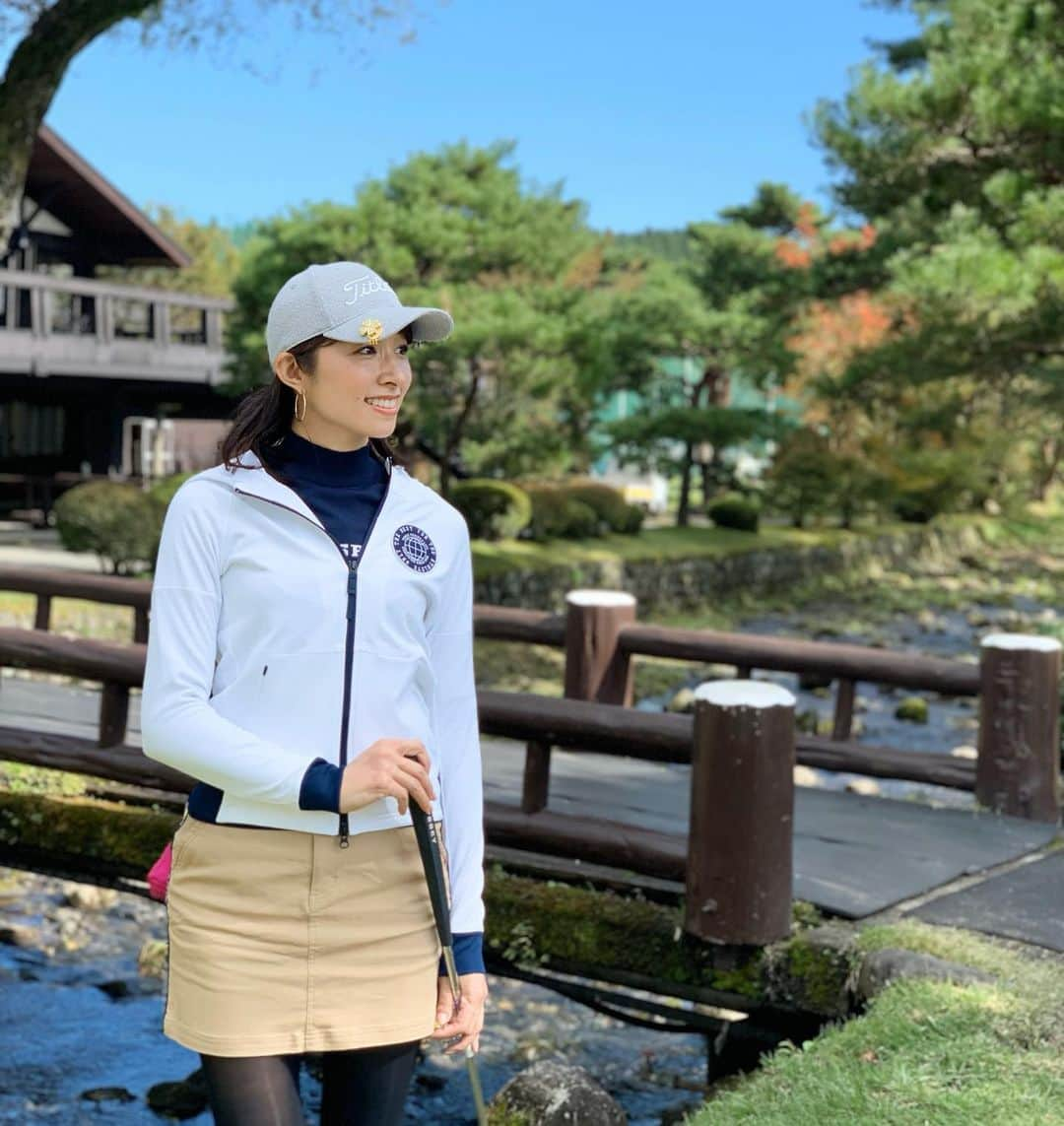 森木美和さんのインスタグラム写真 - (森木美和Instagram)「クラブハウス前の小川⛳️☺️💓﻿ ﻿ とってもキレイで癒されます♫﻿ ﻿ 2020年日本プロゴルフ選手権が開催される#日光カンツリー倶楽部 ⛳️☺️﻿ ﻿ 相変わらず難しくて💦2回目のこの日も100切り出来ませんでした😭﻿ ﻿ ﻿  #ゴルフ練習#ゴルフ練習場#ゴルフ場#林間コース#日光カンツリー倶楽部 #日光#golf#ゴルフ#ゴルフ女子#ゴルフ男子#golfgirl#ゴルフファッション#ゴルフコーデ#adidasgolf#lecoqsportif #ゴルフシューズ#adidasgolf#ゴルフ好き#enjoygolf#ゴルフコーデ#日本プロゴルフ選手権」11月7日 10時54分 - miwamoriki