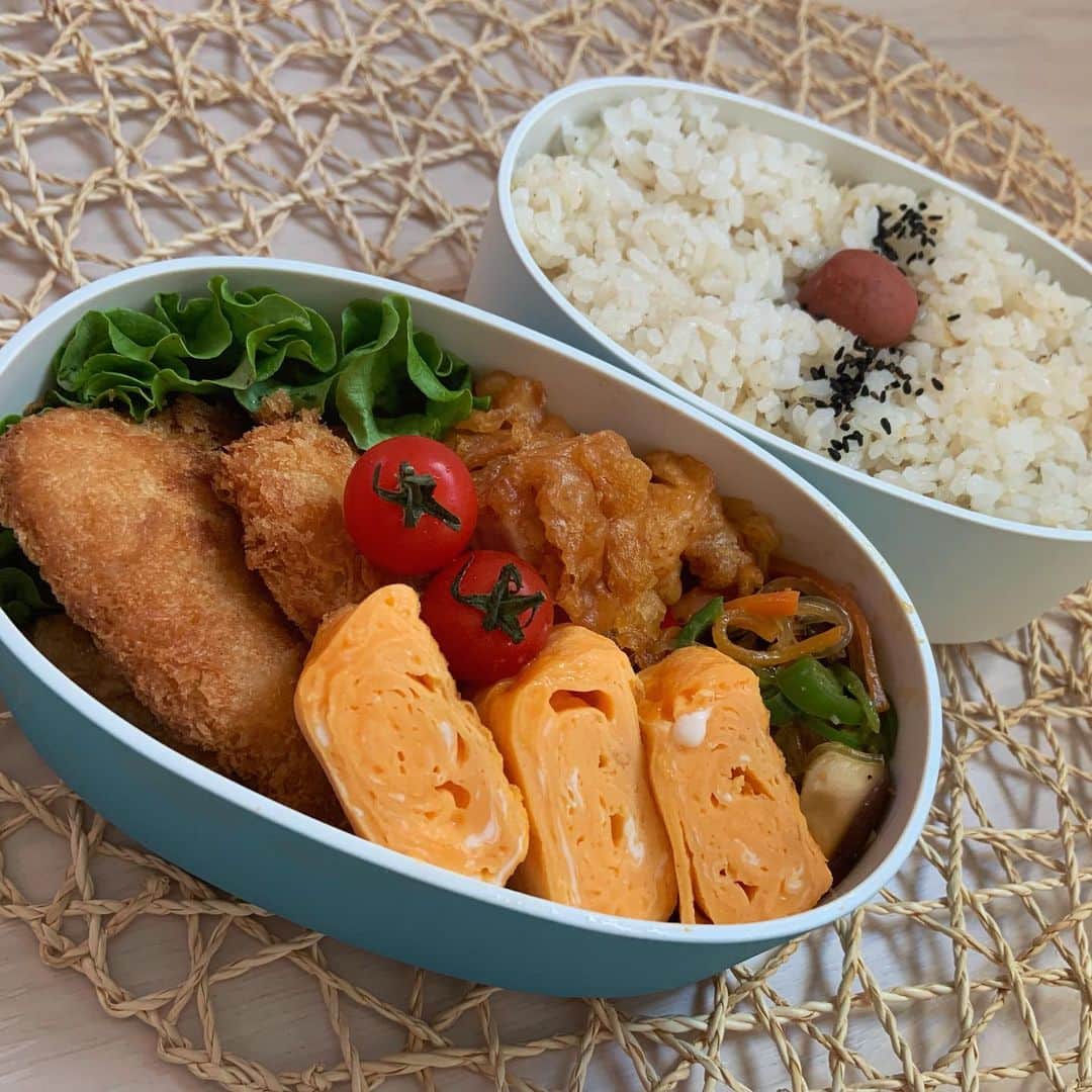 本田しおりのインスタグラム：「#今日のお弁当  #真鯵フライ#麻婆春雨#卵焼き#カーネルクリスピー#余ったけお弁当に入れてみたw #鯛めし  #お弁当 #本田弁当 #旦那さん弁当 #神ちゃん弁当 #神弁」