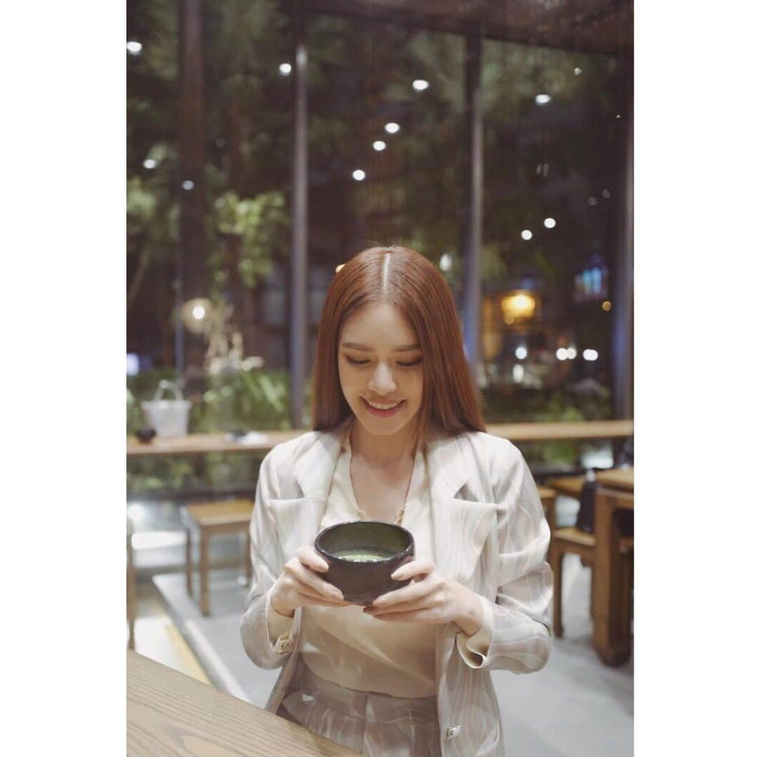 グレース＝カンクラオさんのインスタグラム写真 - (グレース＝カンクラオInstagram)「Matcha latte 🍵🍃 #เวลานี้แหละ #หลับแหละ」11月7日 2時39分 - gracekanklao