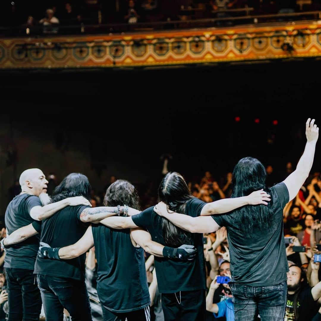 ドリーム・シアターさんのインスタグラム写真 - (ドリーム・シアターInstagram)「Thank you for having us last month, San Antonio! @travieshoots 📸 captured these amazing shots of the night.  #dreamtheater #distanceovertimetour #distanceovertime @jcrudess @johnpetrucciofficial  @jameslabrie.dt @jmyungimages」11月7日 3時02分 - dreamtheaterofficial