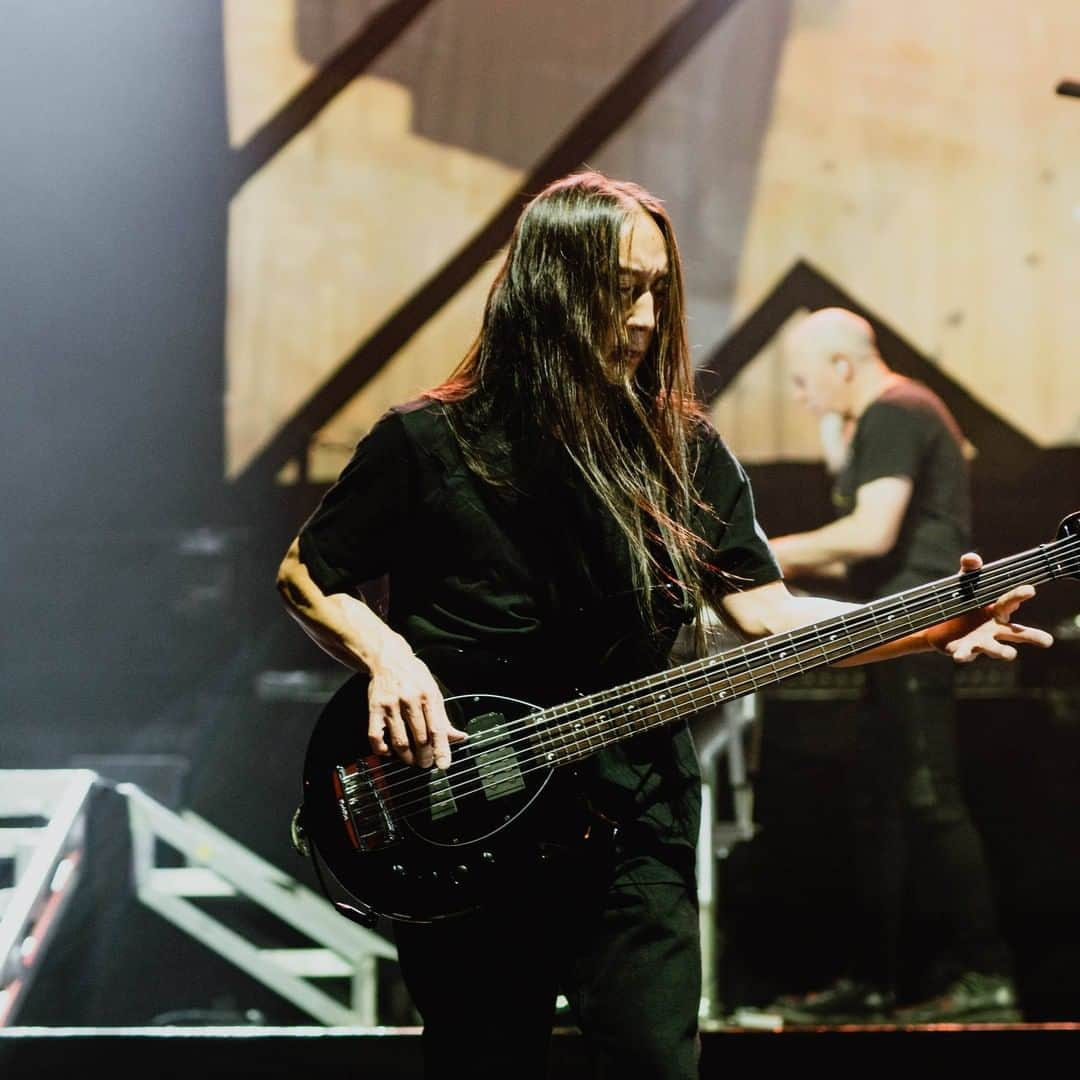 ドリーム・シアターさんのインスタグラム写真 - (ドリーム・シアターInstagram)「Thank you for having us last month, San Antonio! @travieshoots 📸 captured these amazing shots of the night.  #dreamtheater #distanceovertimetour #distanceovertime @jcrudess @johnpetrucciofficial  @jameslabrie.dt @jmyungimages」11月7日 3時02分 - dreamtheaterofficial