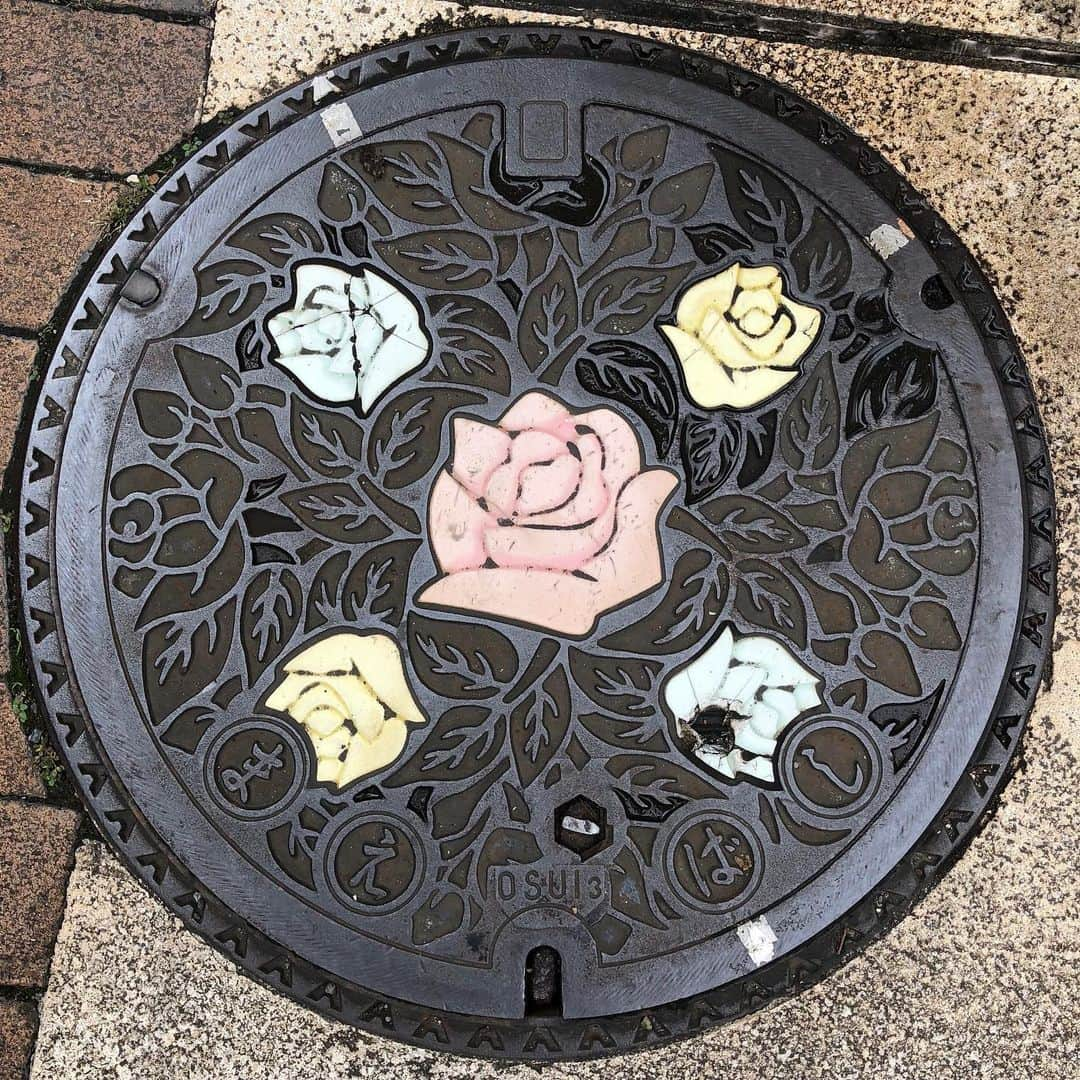 岡倫之さんのインスタグラム写真 - (岡倫之Instagram)「A manhole in Maebashi, Gunma, Japan. My hometown. #manhole #manholecover #manholes #manholecovers #manholestagram #hobby #object #art #artwork #instagood #GOK #GreatOKharn #Japan #maebashi  #gunma  #マンホール #マンホーラー #インスタ映え #芸術 #アート #趣味 #漢 #下を向いて歩こう #世界のマンホール #オーカーン #日本 #群馬県 #前橋市 #故郷」11月7日 3時23分 - great_o_khan