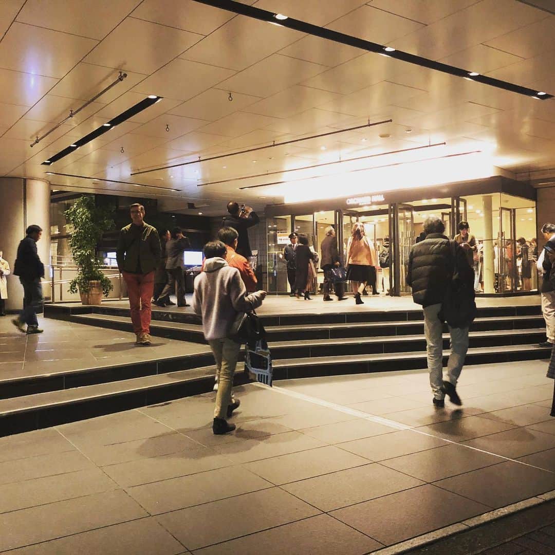 上杉洋史のインスタグラム：「Went to Orchard Hall to see a Diana Krall's concert. I had a great time enjoying her music. #dianakrall #dianakrallconcert #orchardhall #shibuya #tokyo」