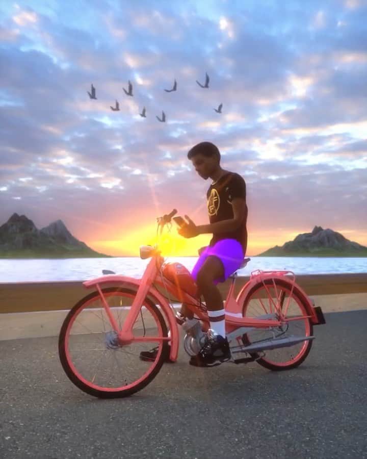 セオフィラス・ロンドンのインスタグラム：「🇹🇹🏍💕🌪🌪✨✨™️ “JUST TURNED IN MY MASTERS” 💽」