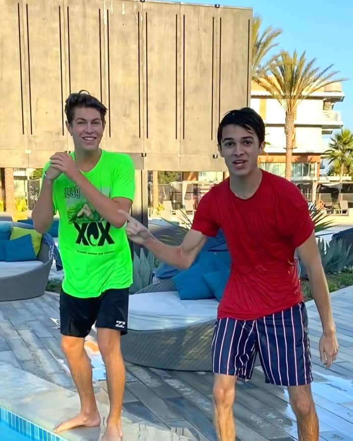 Brent Riveraのインスタグラム：「Better luck next time Ben..😜😂 @benazelart」