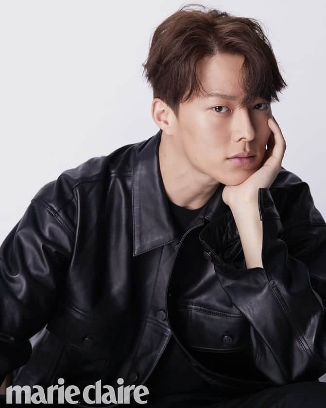 のインスタグラム：「Jang Ki Yong @juanxkui For Marie Claire Magazine October Issue💛 . . . . . #장기용 #JangKiYong #asianboy#맞팔 #셀스타그램 #셀카 #얼스타그램 #데일리 #선팔 #인스타그램 #koreanboy #l4l #f4f  #like4like  #おしゃれ #オシャレ #いいね返し #フォロー #韓国人 #韓国 #セルカ #自撮り #ファッ」