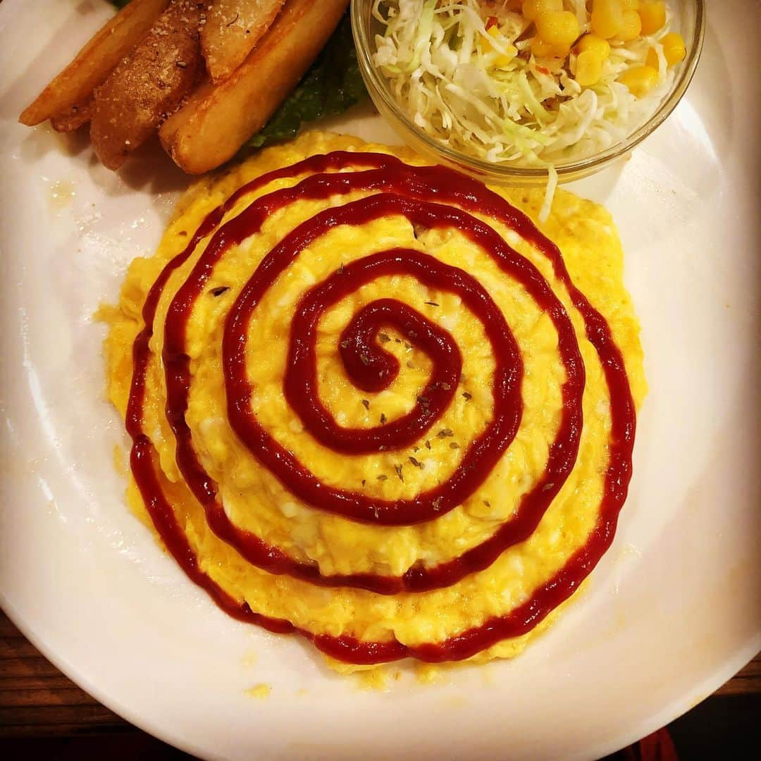 桂紗綾さんのインスタグラム写真 - (桂紗綾Instagram)「ぐるぐるぐるぐる めぐるよ　めぐる  #ワーズカフェ  #ケチャップオムライス  #おいしい」11月7日 8時28分 - saaya_katsura_abc