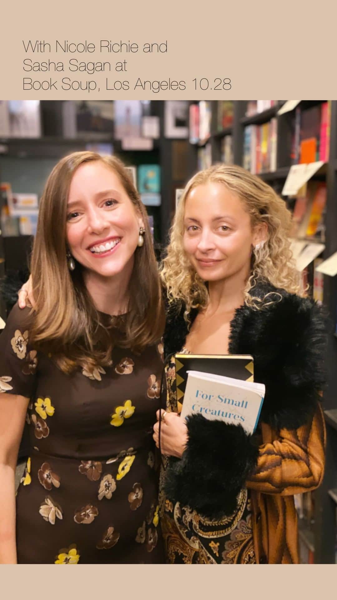ニコール・リッチーのインスタグラム：「Live with @NicoleRichie and @SashaSagan @booksoup discussing Sasha's new book FOR SMALL CREATURES SUCH AS WE video via @belletrist #forsmallcreaturessuchaswe」