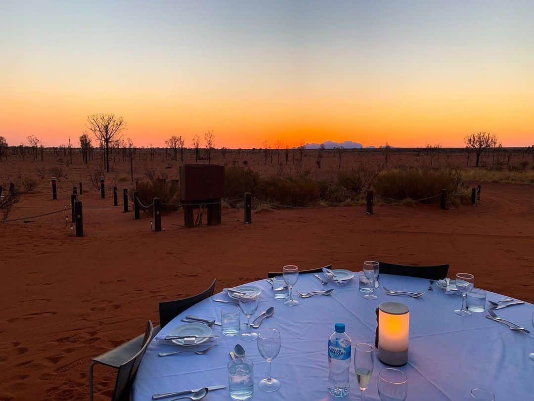 アルメン・アブディさんのインスタグラム写真 - (アルメン・アブディInstagram)「Red centre road trip 🚘」11月7日 20時12分 - abdi.almen