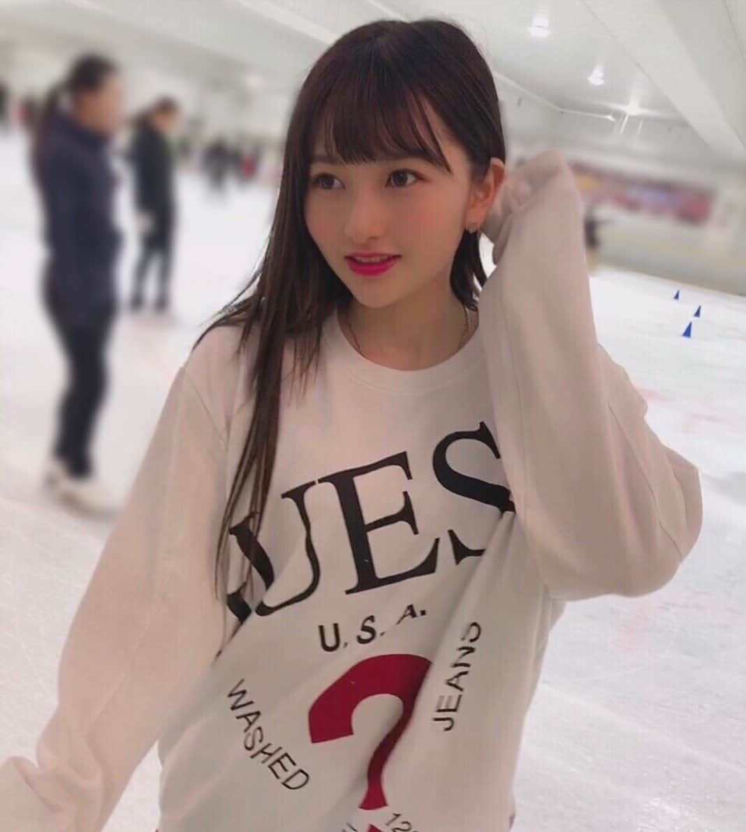 尾形春水さんのインスタグラム写真 - (尾形春水Instagram)「スケートしたよ⛸⛸﻿ 久しぶりのスケートリンクは寒すぎて、ちょっとしか滑ってないけれども（╹◡╹）やぱり楽しいね！！﻿ ﻿ 10年間習ってたフィギュアスケート⛸﻿ 衰えていくけど体が覚えてることもちょっとはある、かな（？）笑﻿ ﻿ また滑りに行こーっと！﻿ ﻿ みんなは冬っぽいことしたー？？﻿ スケート好きー？？﻿ #フィギュアスケート #スケート」11月7日 19時06分 - harunaogatajp