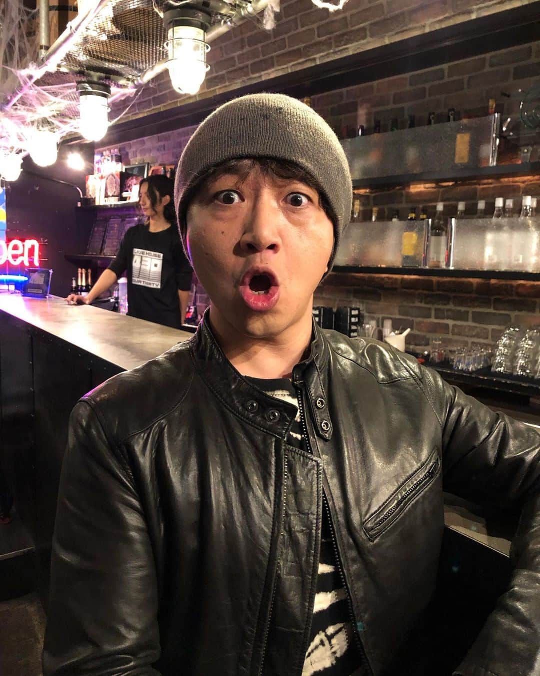 【公式】俺の話は長いのインスタグラム：「光司(安田顕)が昔組んでいたバンド 🎸ズタボロ のボーカル田原洋介役に、辻本耕志さんが出演します！﻿ ﻿ 第三話のBarクラッチで流れていた曲🎵タイプな女🎶は本当に辻本さんが作詞作曲された曲🎼﻿ ﻿ 第五話で小雪(きなり)のバンドのライブを見に来て光司と再会！今後の光司と田原の関係もど〜なる⁉️﻿ ﻿ #俺話﻿ #安田顕﻿ #辻本耕志﻿ #タイプな女﻿」